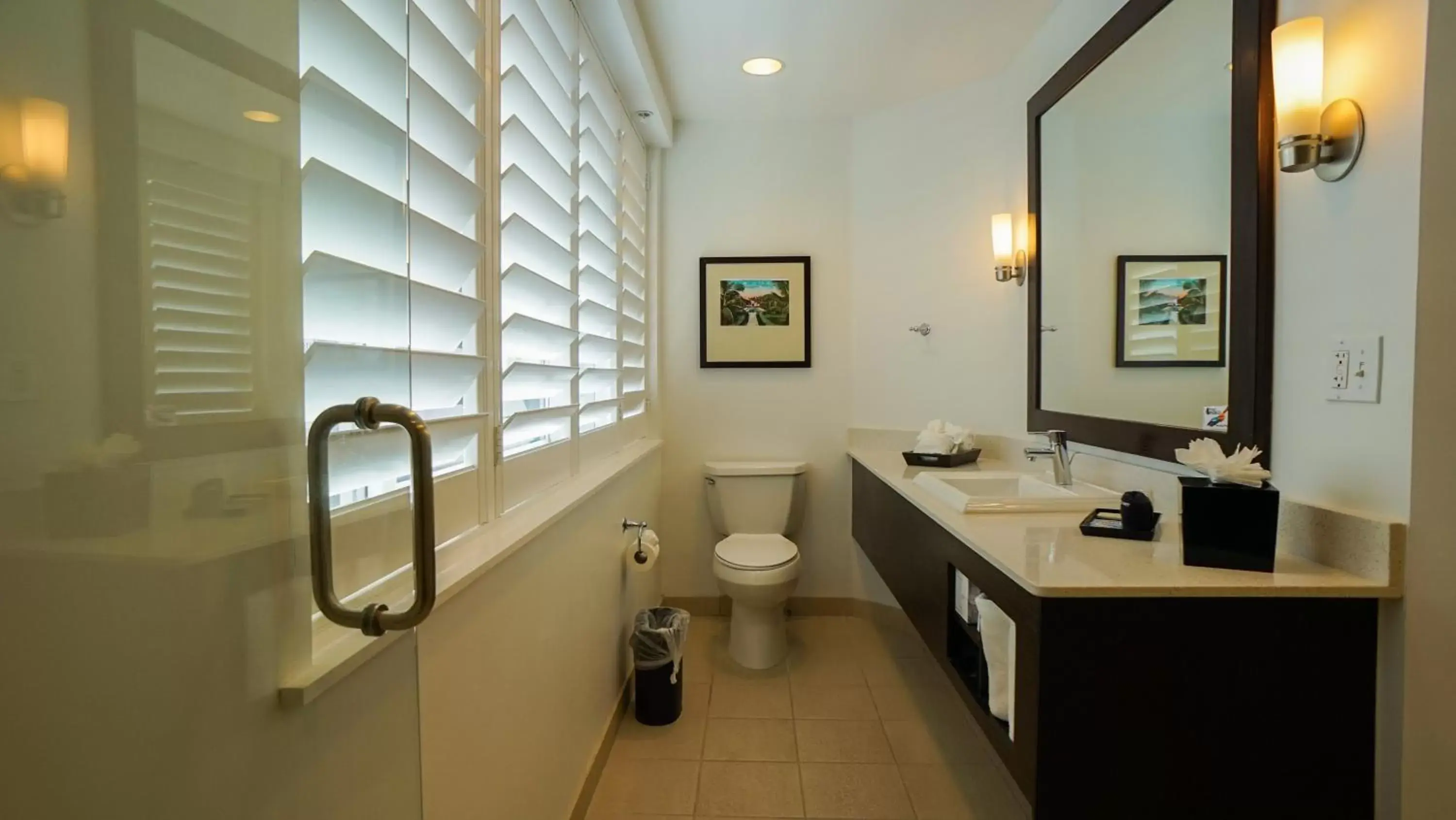 Bathroom in The Banyan Hotel Fort Myers, Tapestry Collection by Hilton