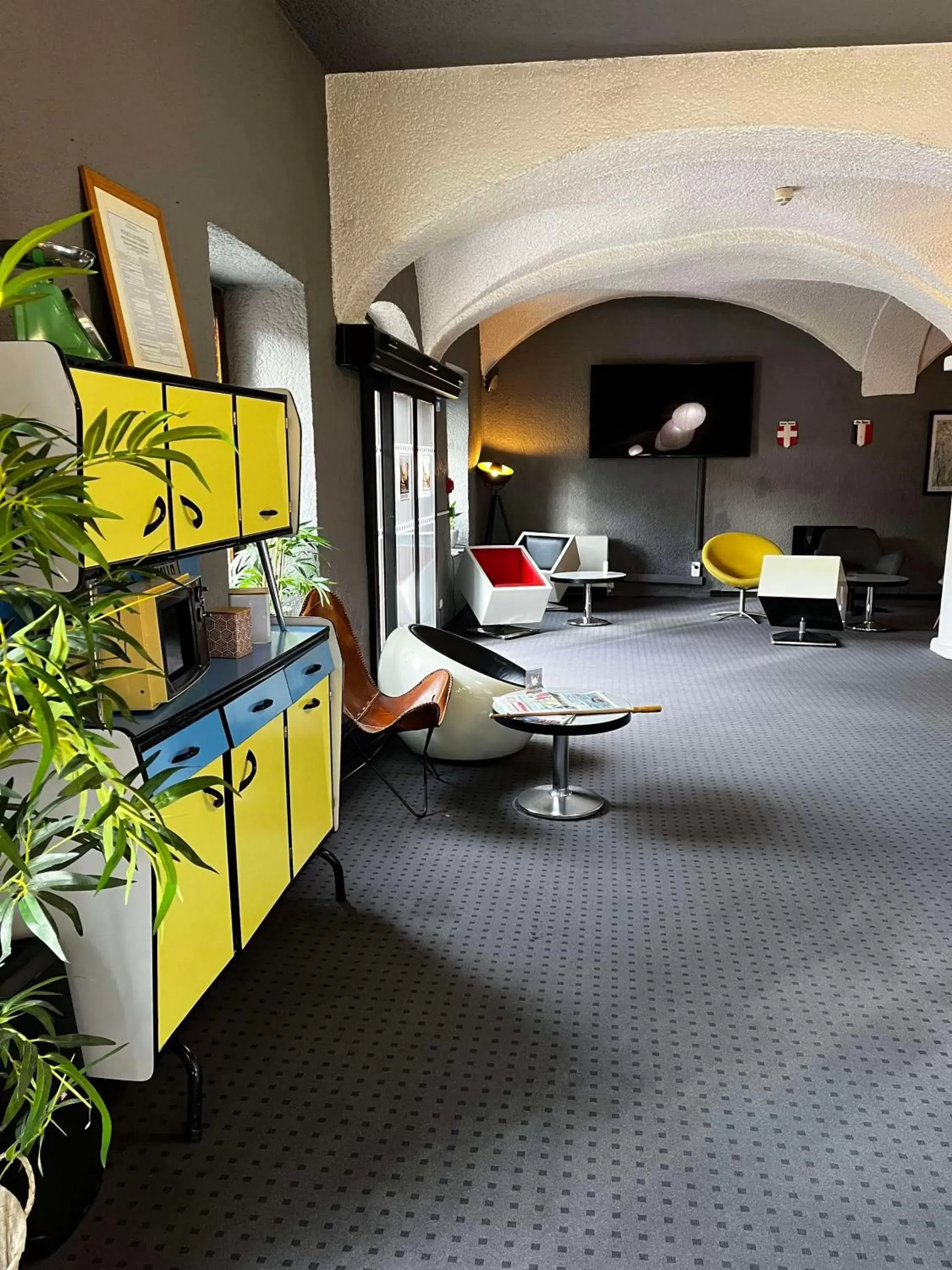 Lounge or bar in Sure Hotel by Best Western Annecy
