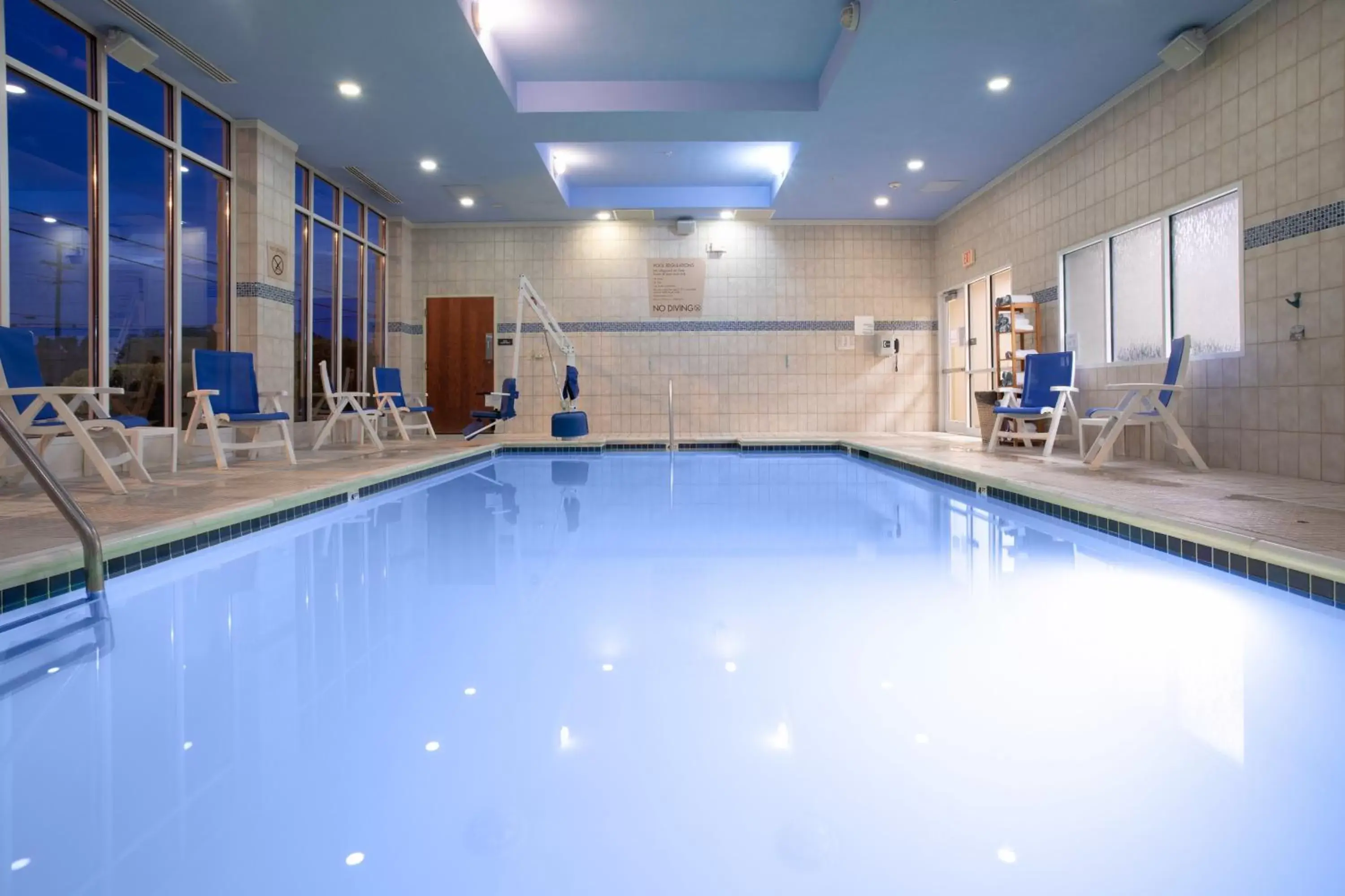 Swimming Pool in Holiday Inn Winchester Southeast-Historic Gateway, an IHG Hotel