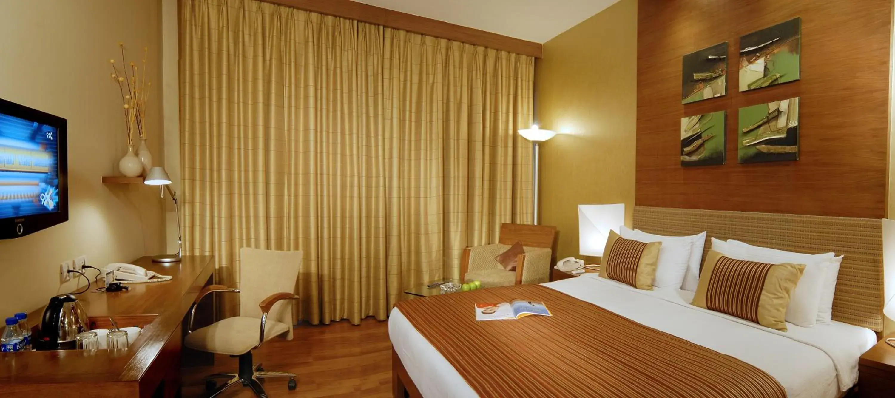 Photo of the whole room, Bed in The Manohar Hyderabad