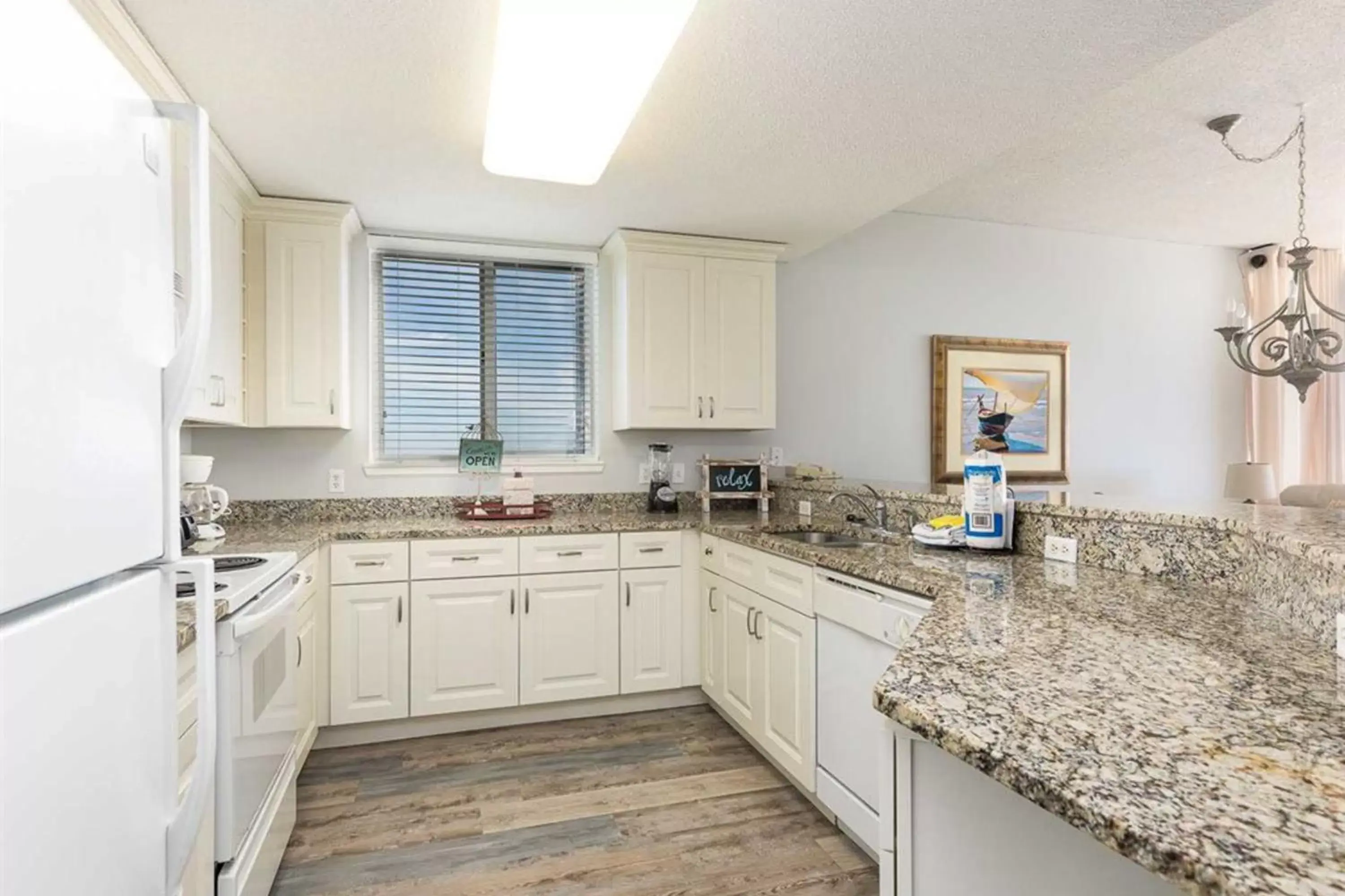 Kitchen/Kitchenette in The Beach Club Resort and Spa III