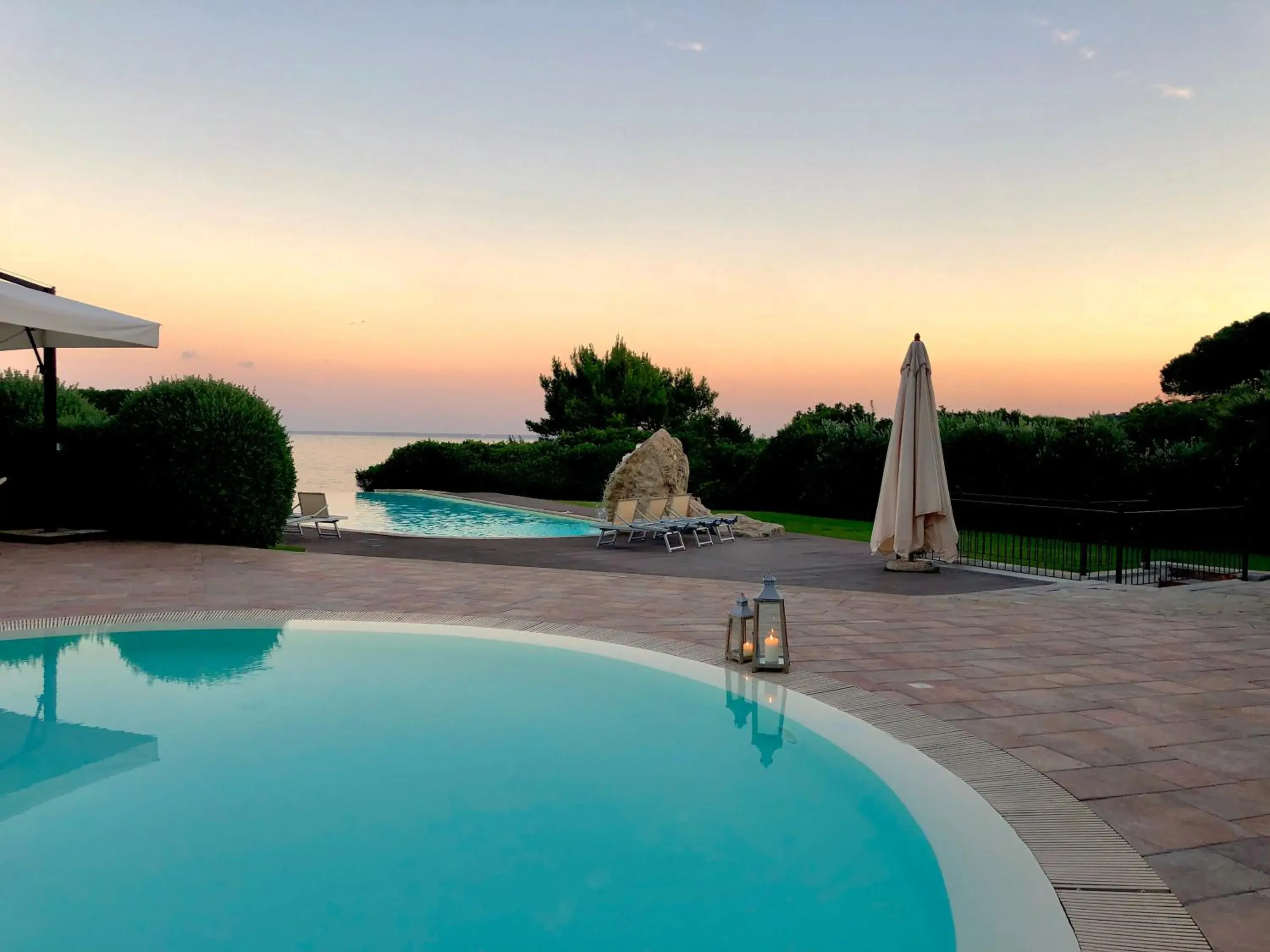 Swimming Pool in Hotel Punta Negra