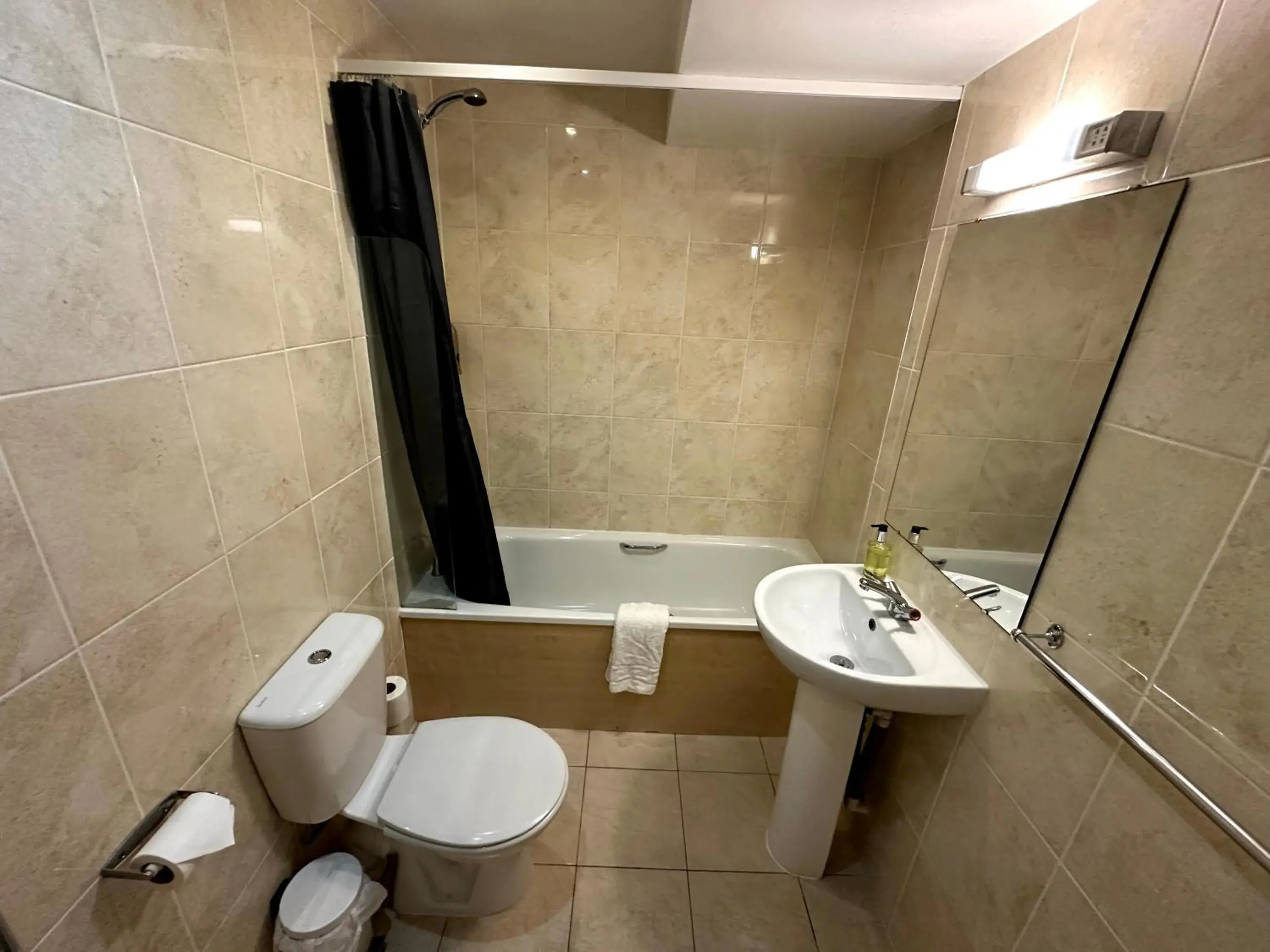 Bathroom in Gainsborough Lodge