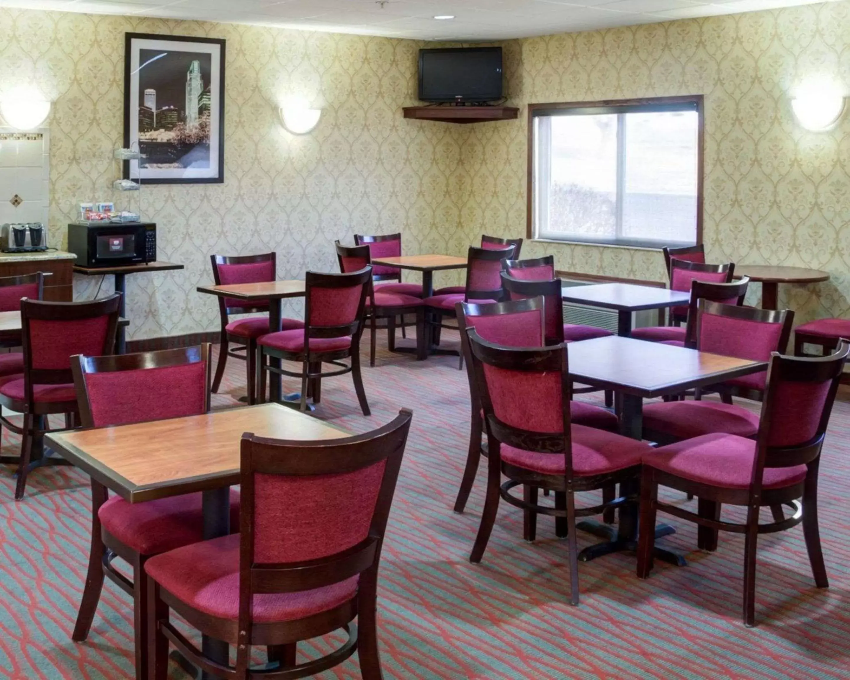 Restaurant/Places to Eat in Comfort Suites Omaha