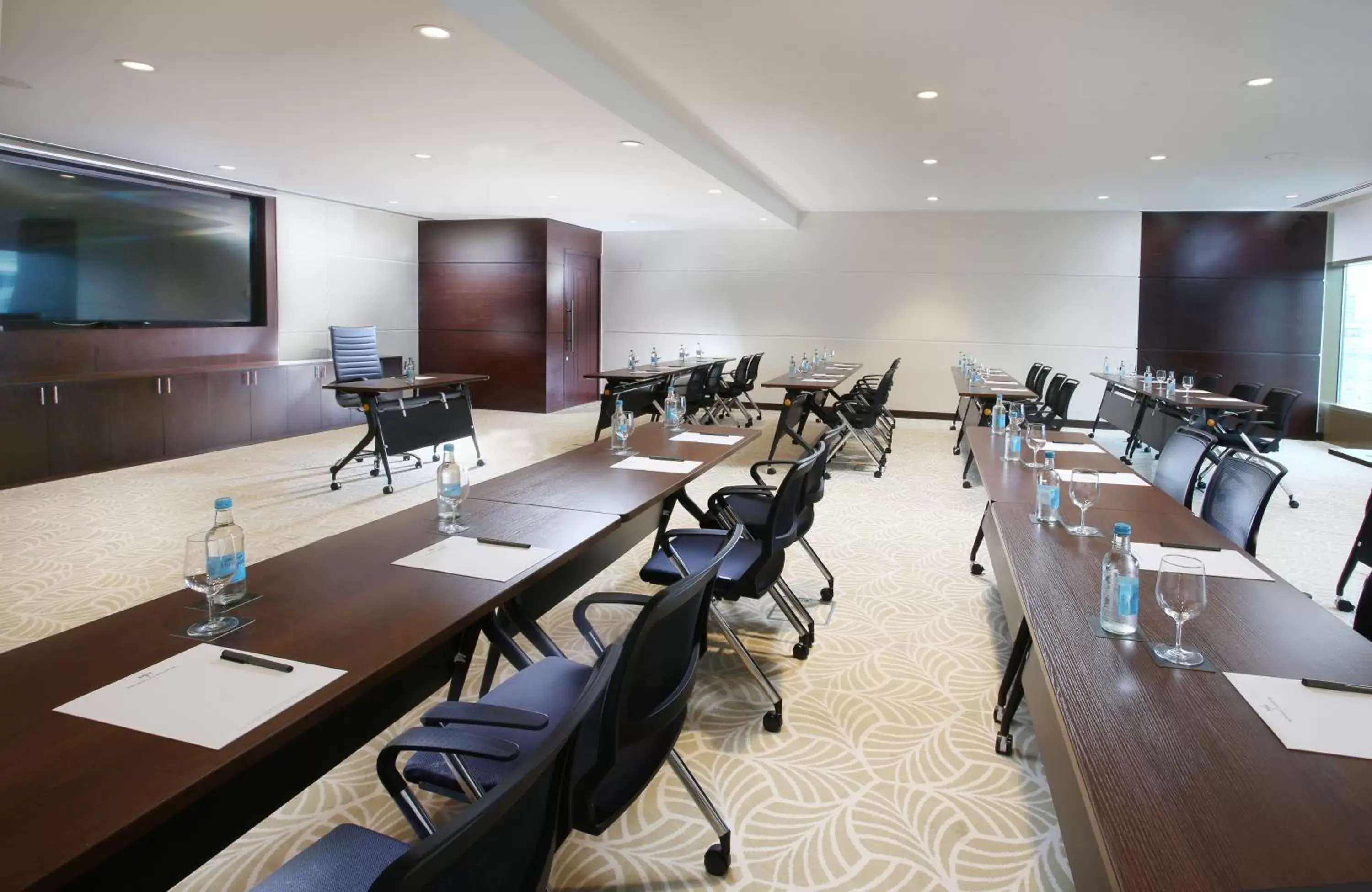 Meeting/conference room in Metropolitan Hotel Dubai