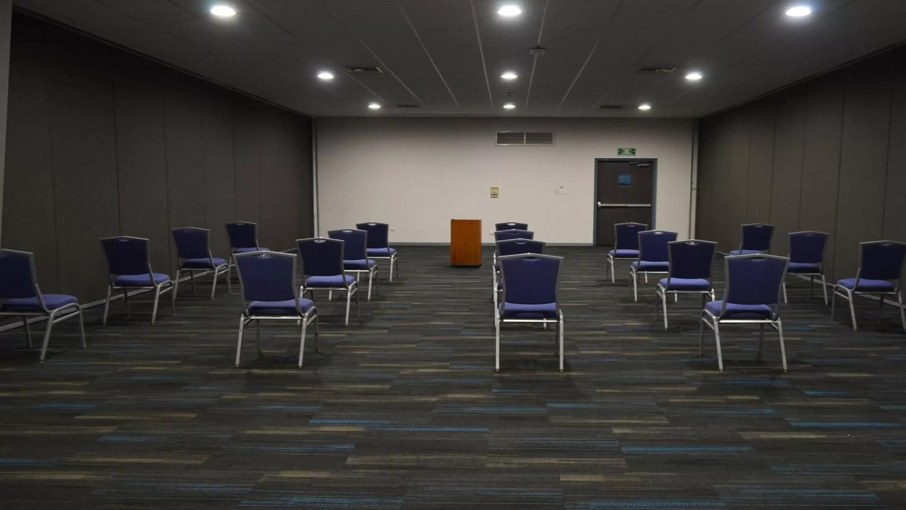 Meeting/conference room in Holiday Inn Hermosillo, an IHG Hotel