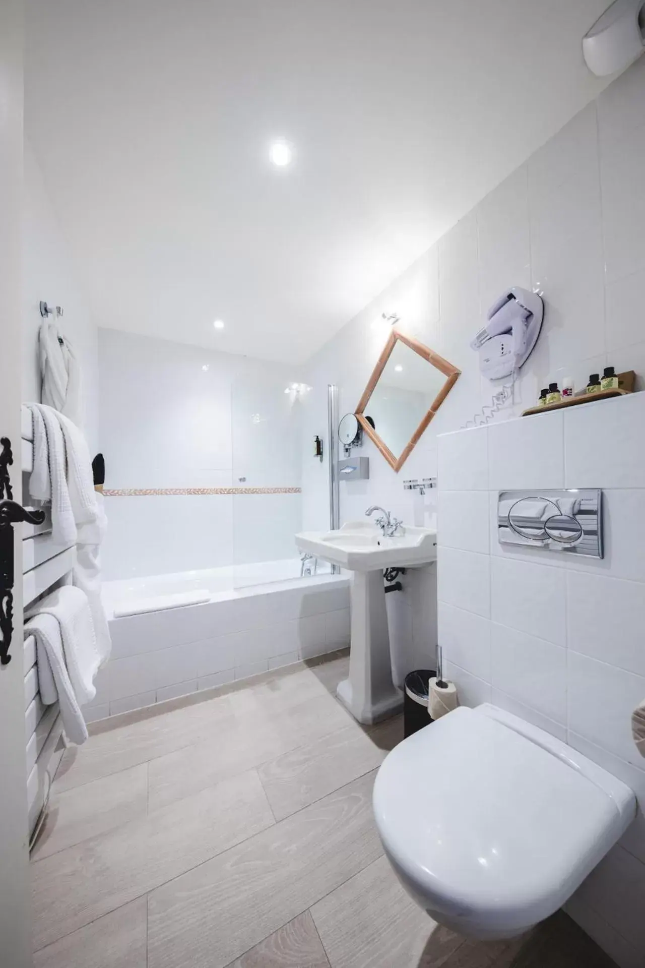 Bathroom in Le Petit Palais D'Aglae