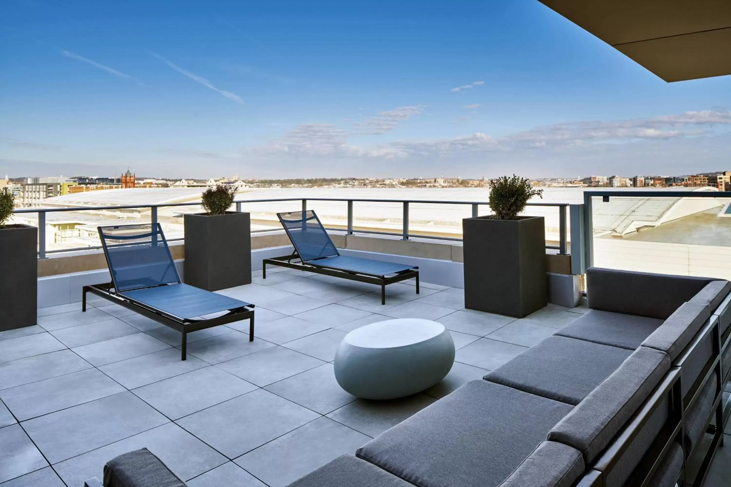 Photo of the whole room, Balcony/Terrace in Residence Inn by Marriott Washington Downtown/Convention Center