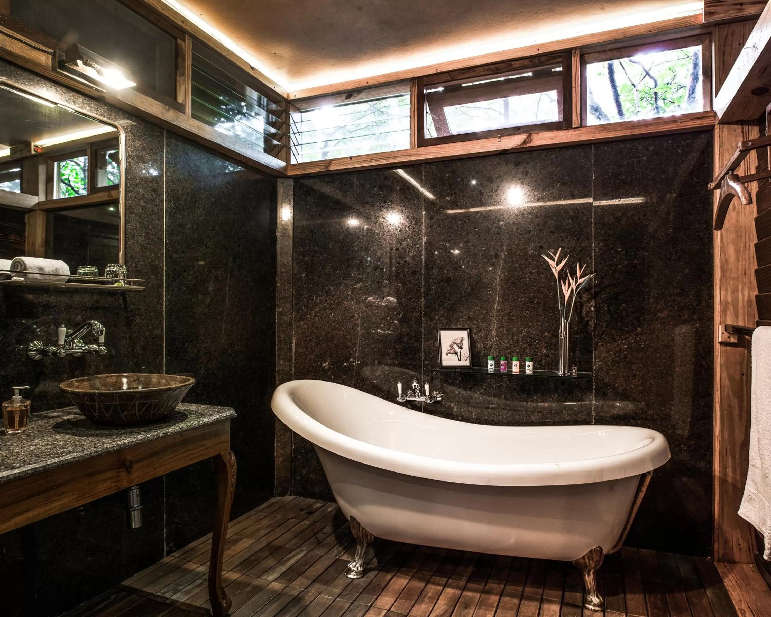 Bathroom in The Machan