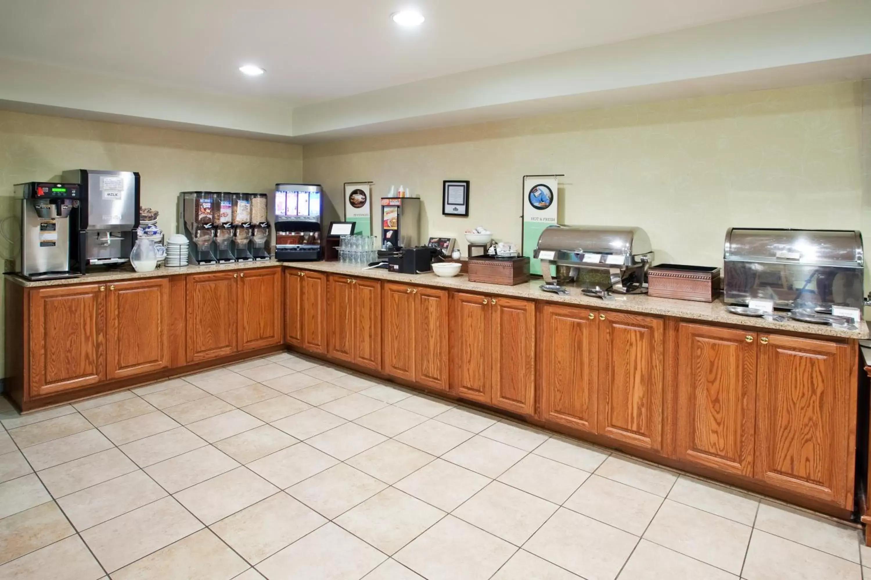 Restaurant/places to eat in Country Inn & Suites by Radisson, Kingsland, GA