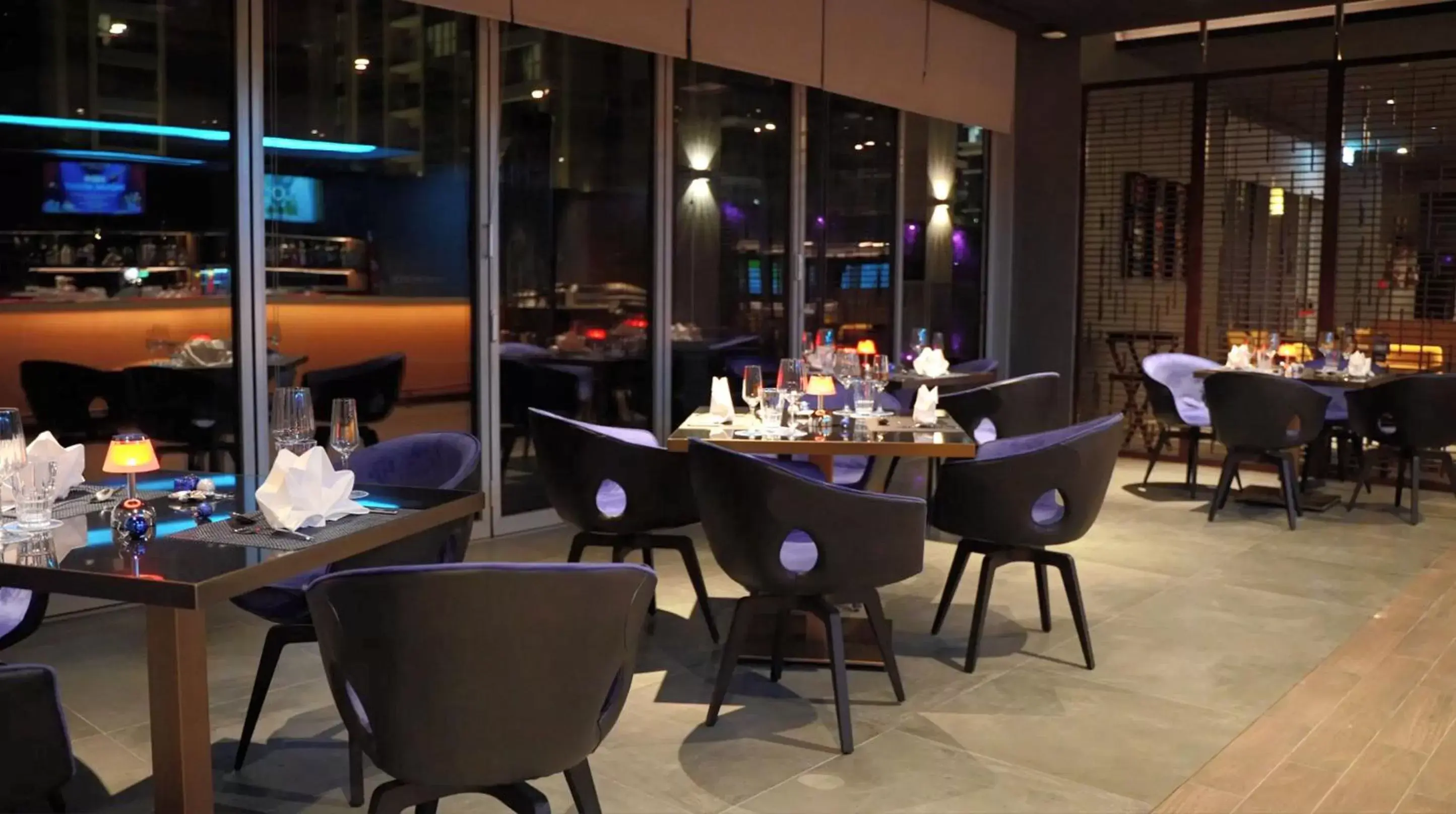 Lounge or bar, Restaurant/Places to Eat in Wyndham Dubai Deira