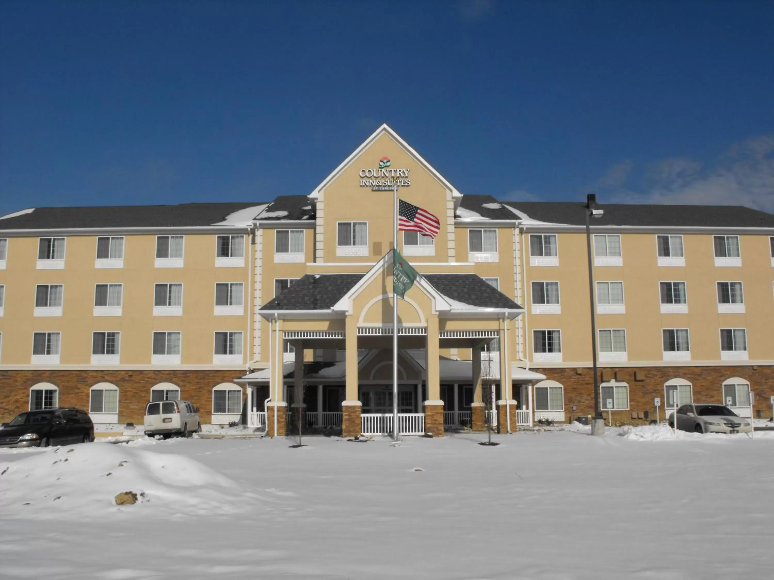 Facade/entrance, Property Building in Country Inn & Suites by Radisson, Washington at Meadowlands, PA