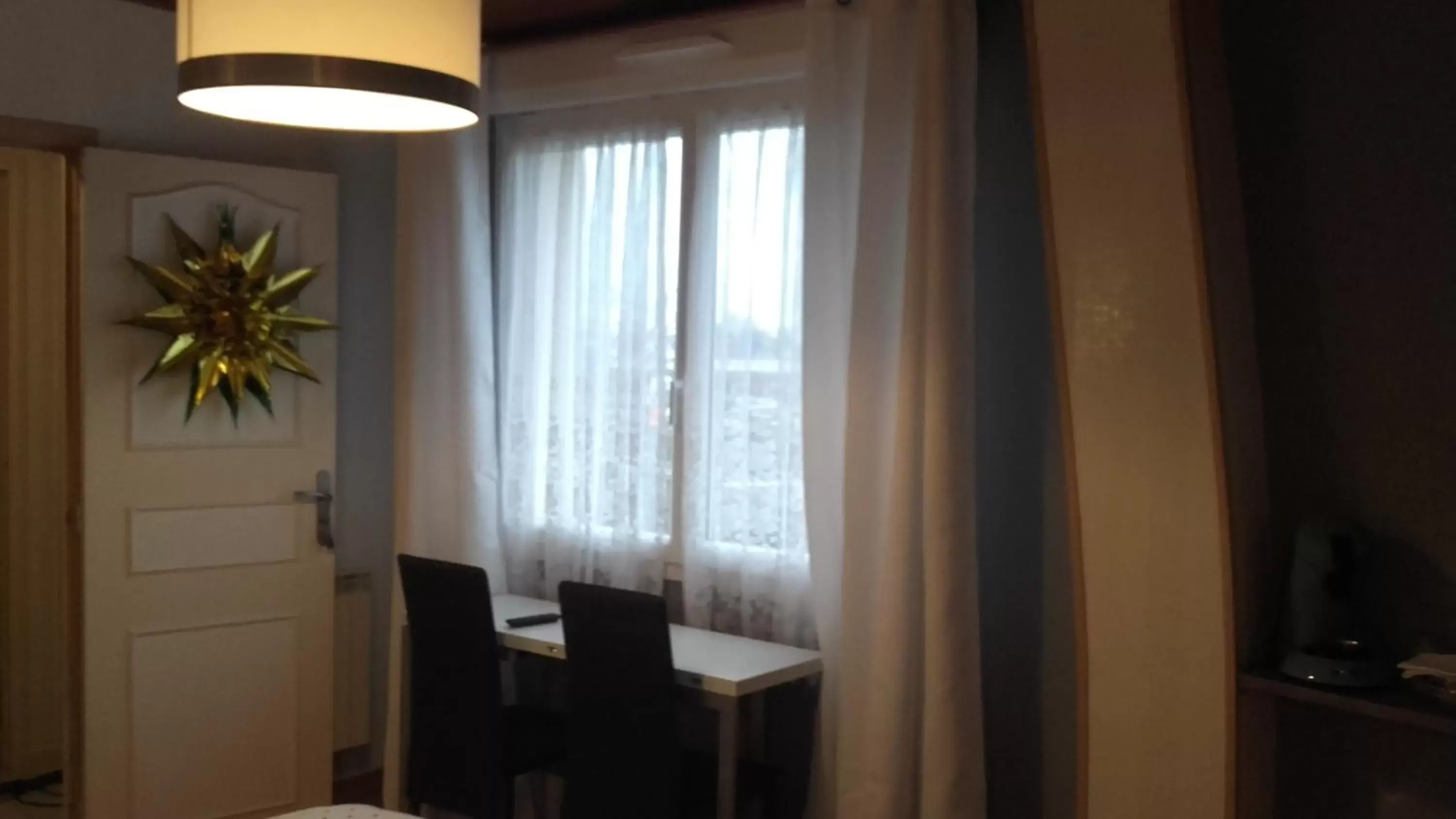 Dining Area in Chambres du Jardin Fleuri