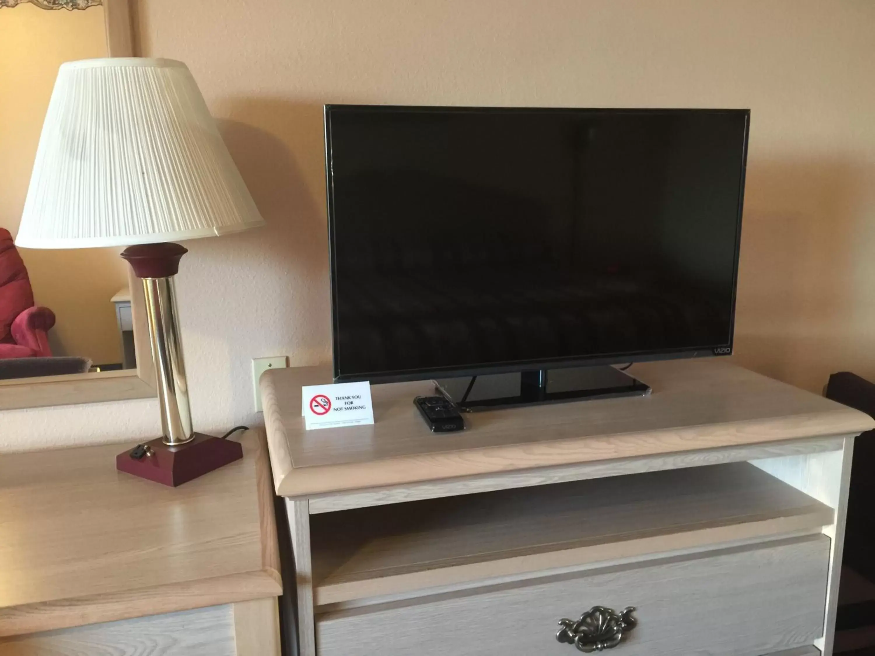 TV/Entertainment Center in Seminole Inn