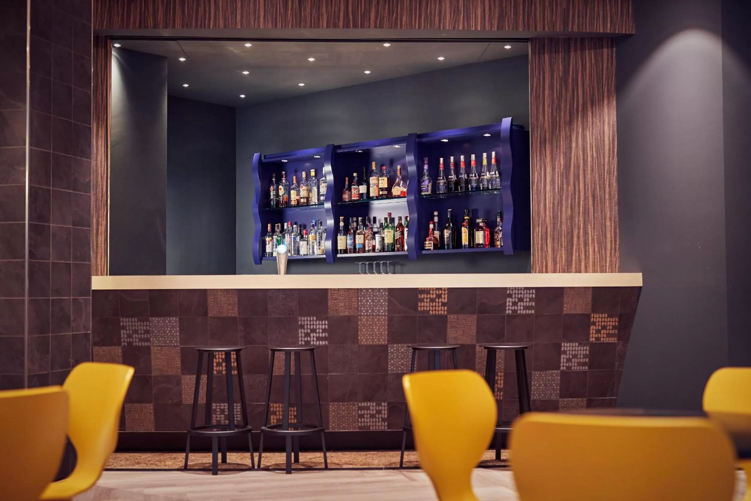 Lounge or bar in Inntel Hotels Amsterdam Centre