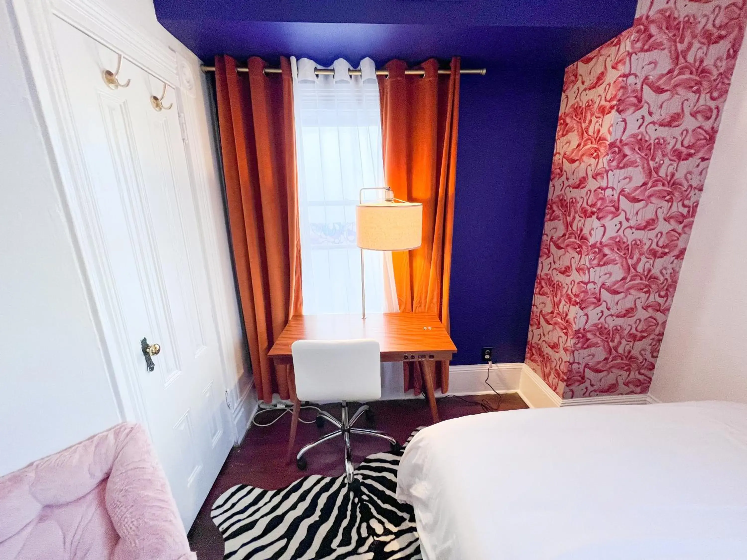 Bedroom, Bed in International Travelers House Adventure Hostel