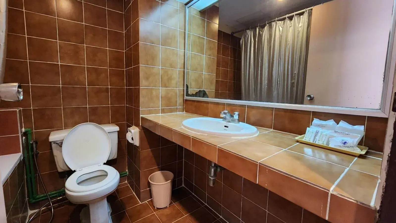 Bathroom in Pattaya Garden Resort