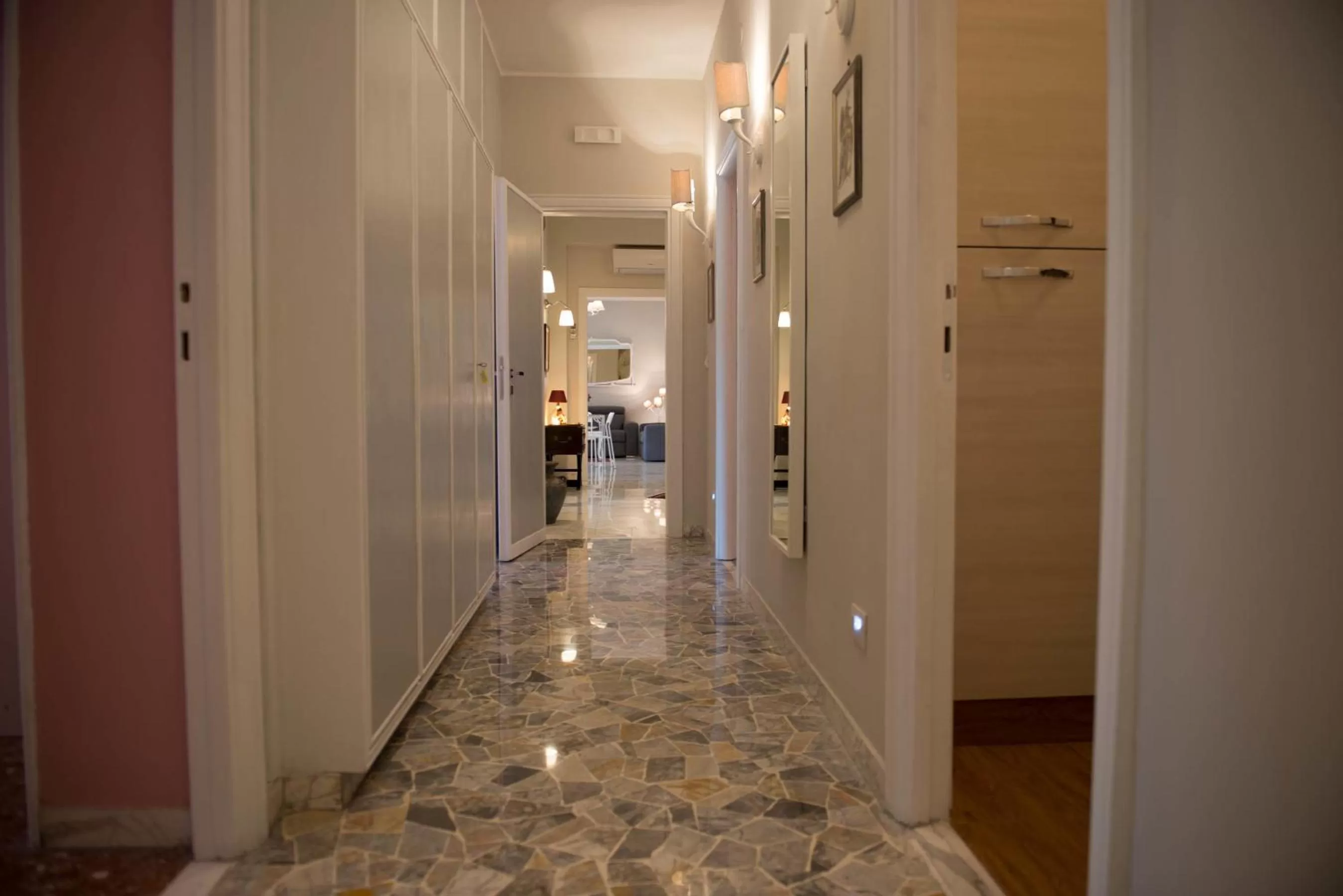 Communal lounge/ TV room in Authentic Sweet Home