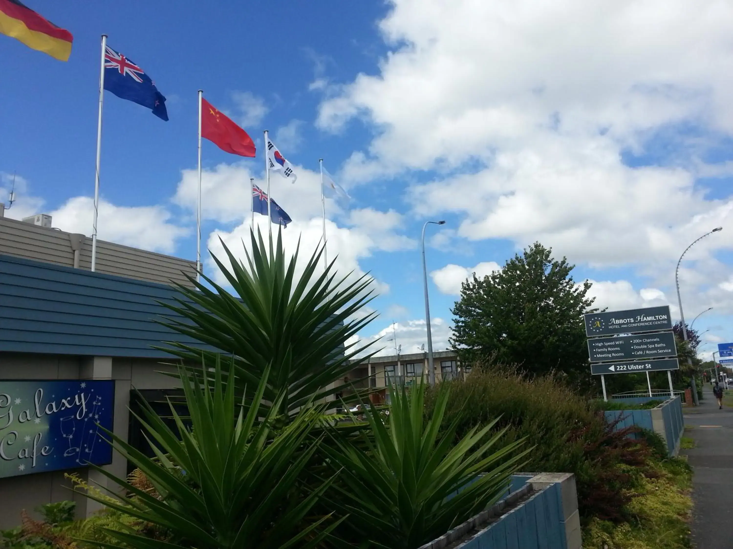Facade/entrance in Abbots Hamilton – Hotel and Conference Centre Facade/entrance in Abbots Hamilton – Hotel and Conference Centre