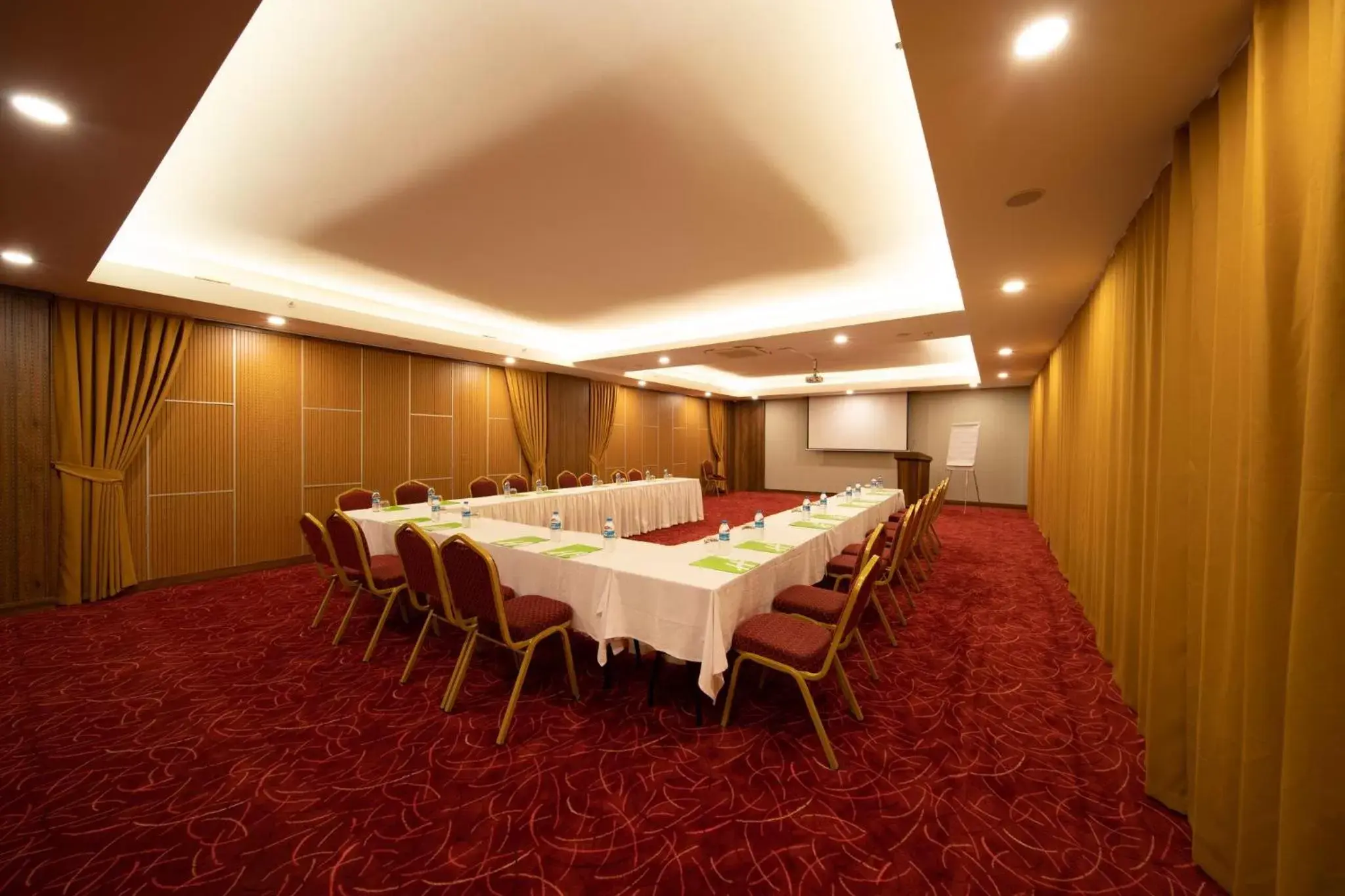 Meeting/conference room in Holiday Inn - Trabzon-East, an IHG Hotel