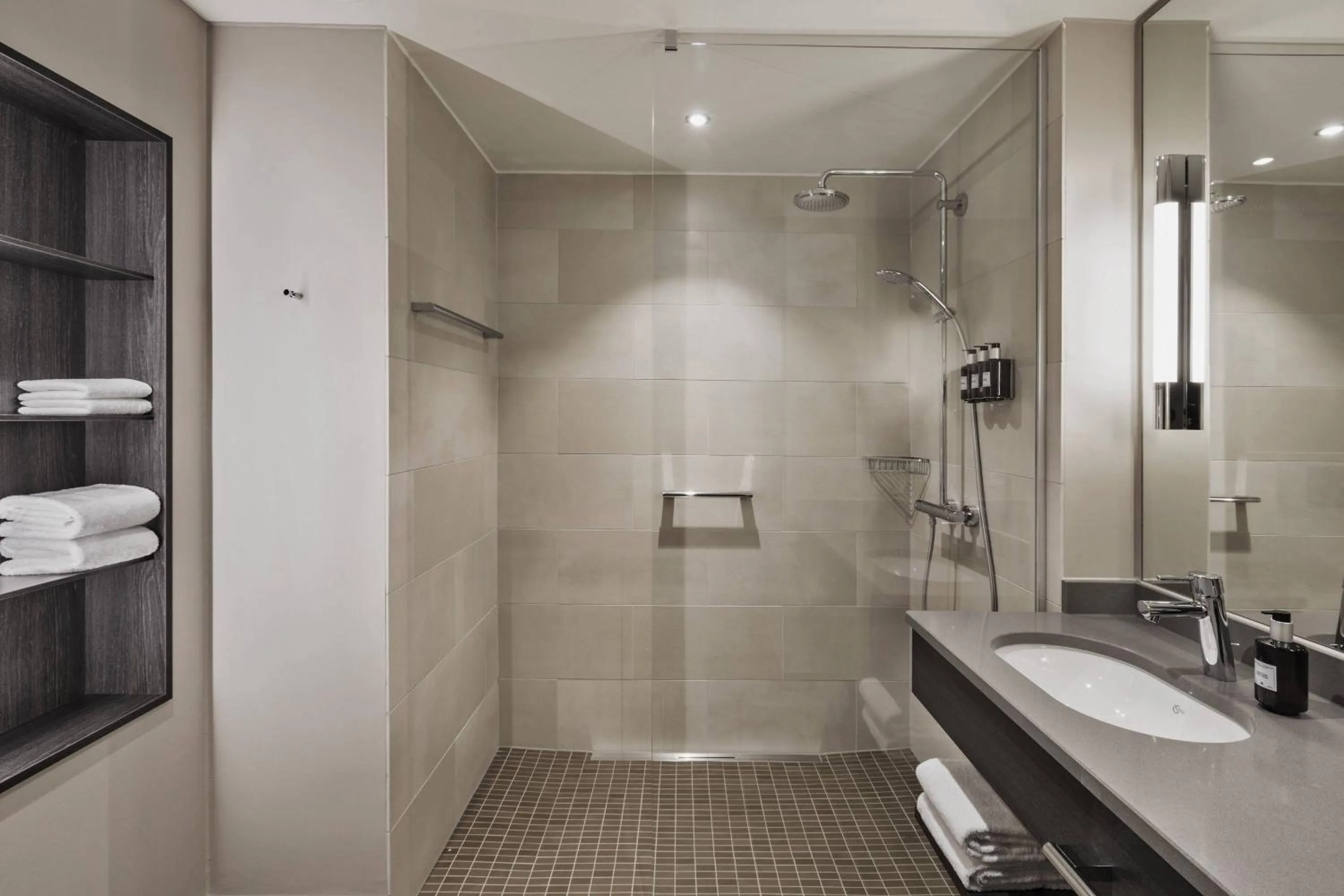 Bathroom in Residence Inn by Marriott Munich Ostbahnhof