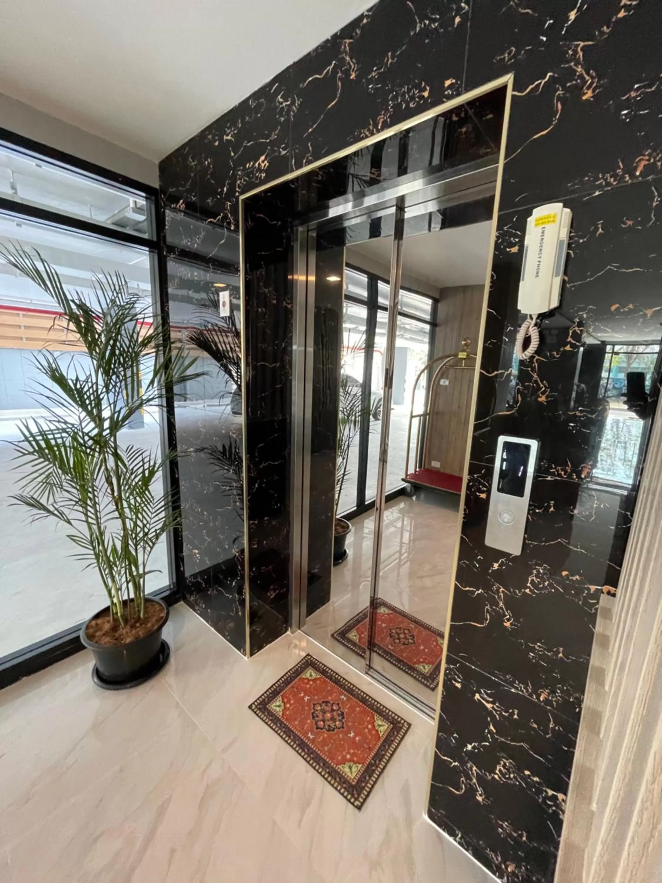 Area and facilities in Napa Hotel Ratchaburi