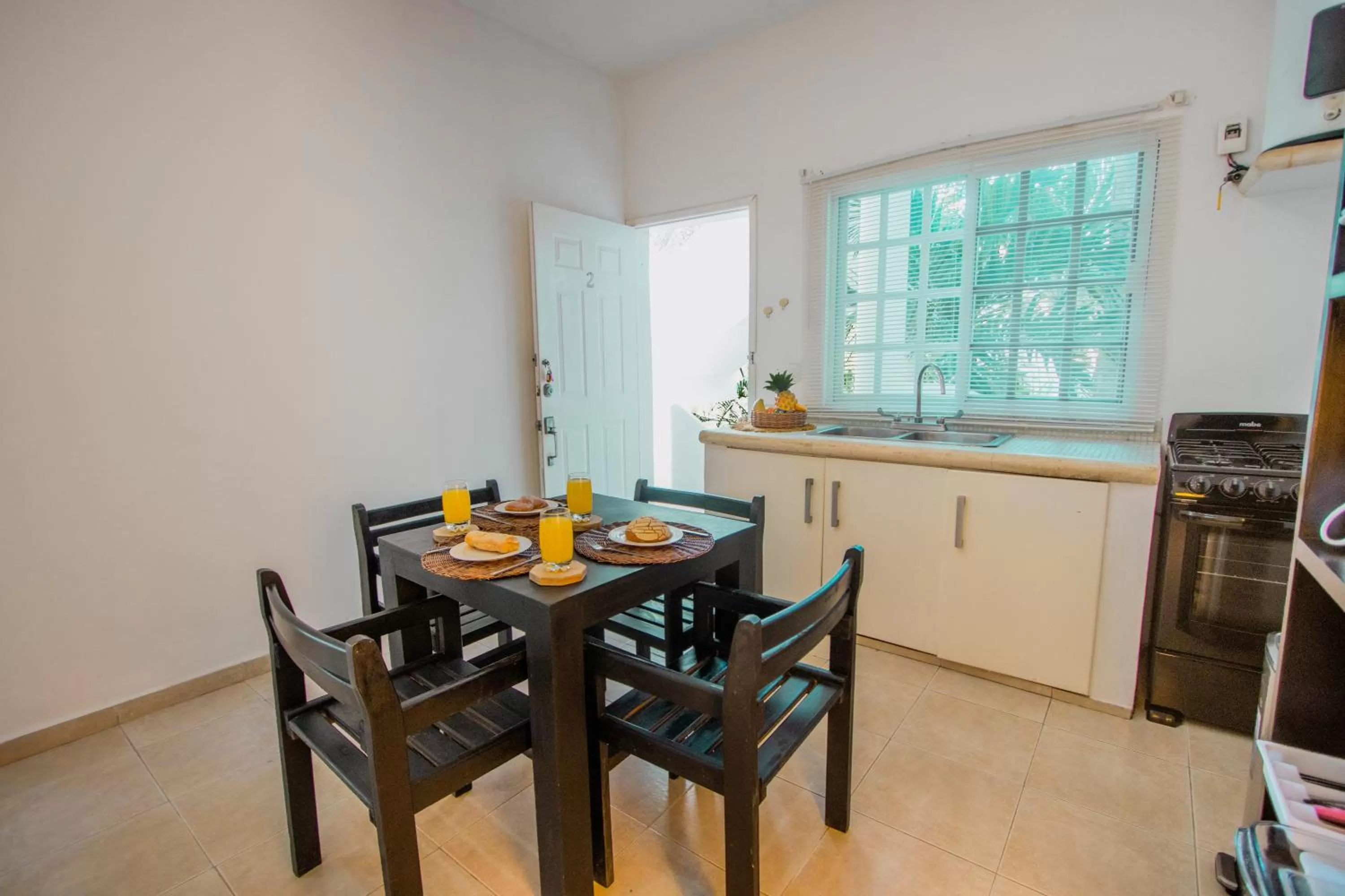 Nasim Condo Hotel con acceso BEACH CLUB GRATIS, metros 5th AVENIDA