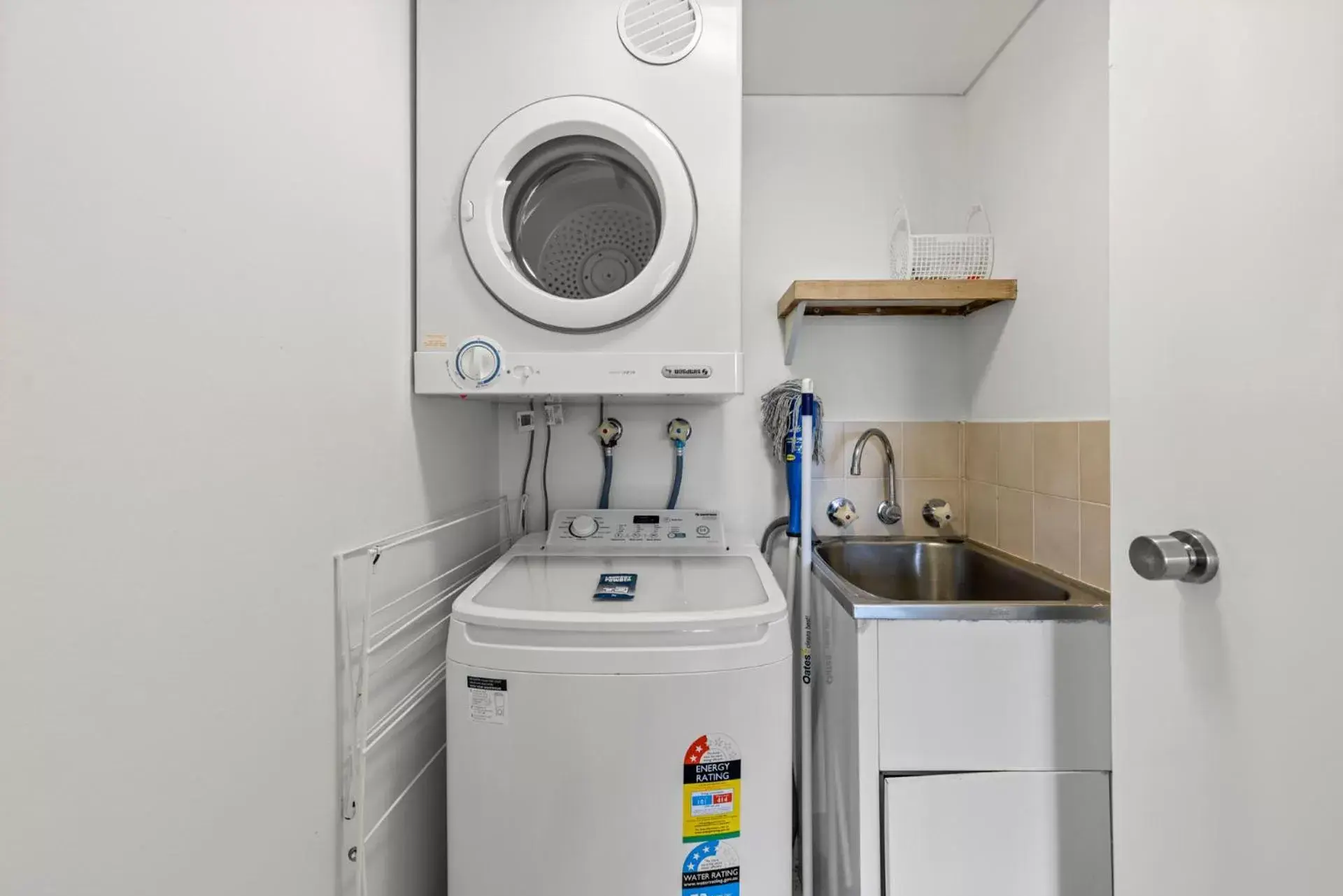 laundry, Kitchen/Kitchenette in Pacific Bay Resort