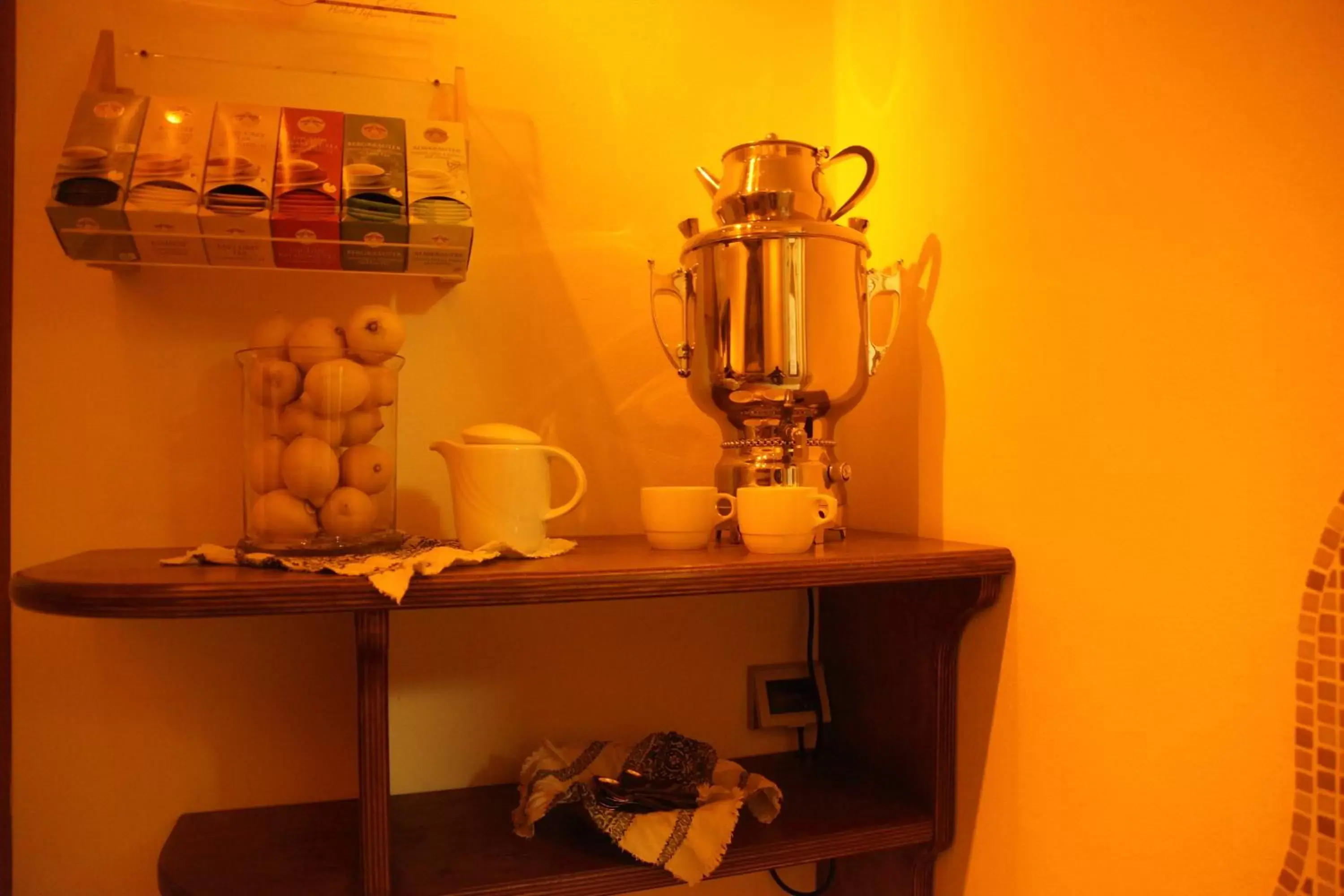 Decorative detail, Coffee/Tea Facilities in Hotel Nigritella