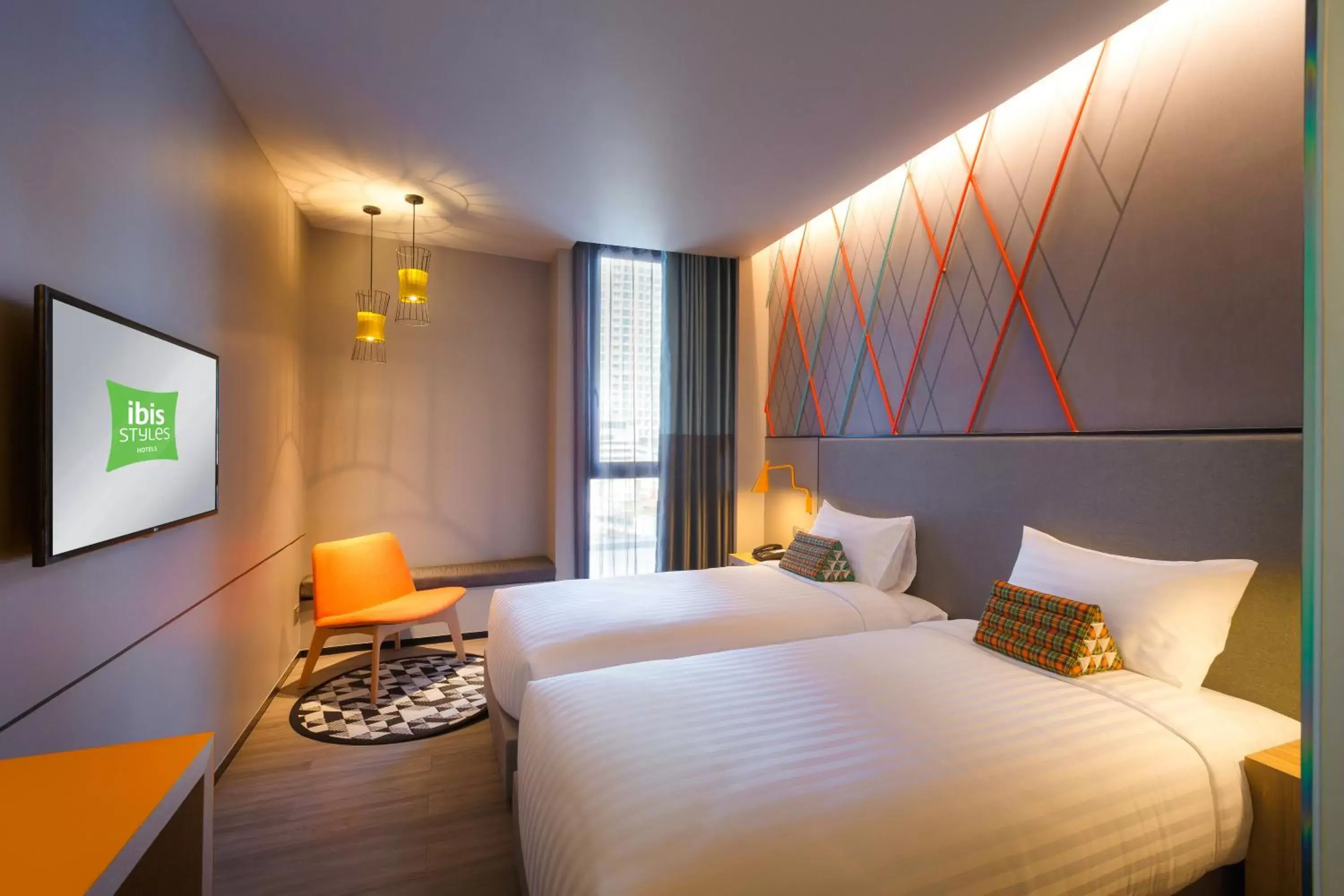 Photo of the whole room, Bed in ibis Styles Bangkok Sukhumvit Phra Khanong