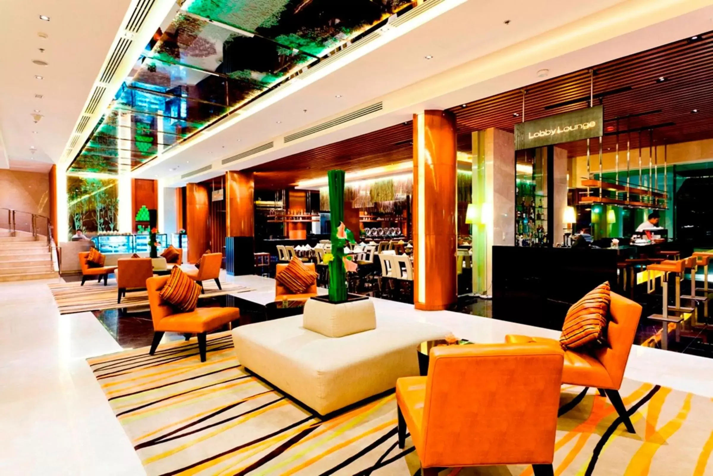 Lobby or reception, Restaurant/Places to Eat in Royal Princess Larn Luang - SHA Extra Plus