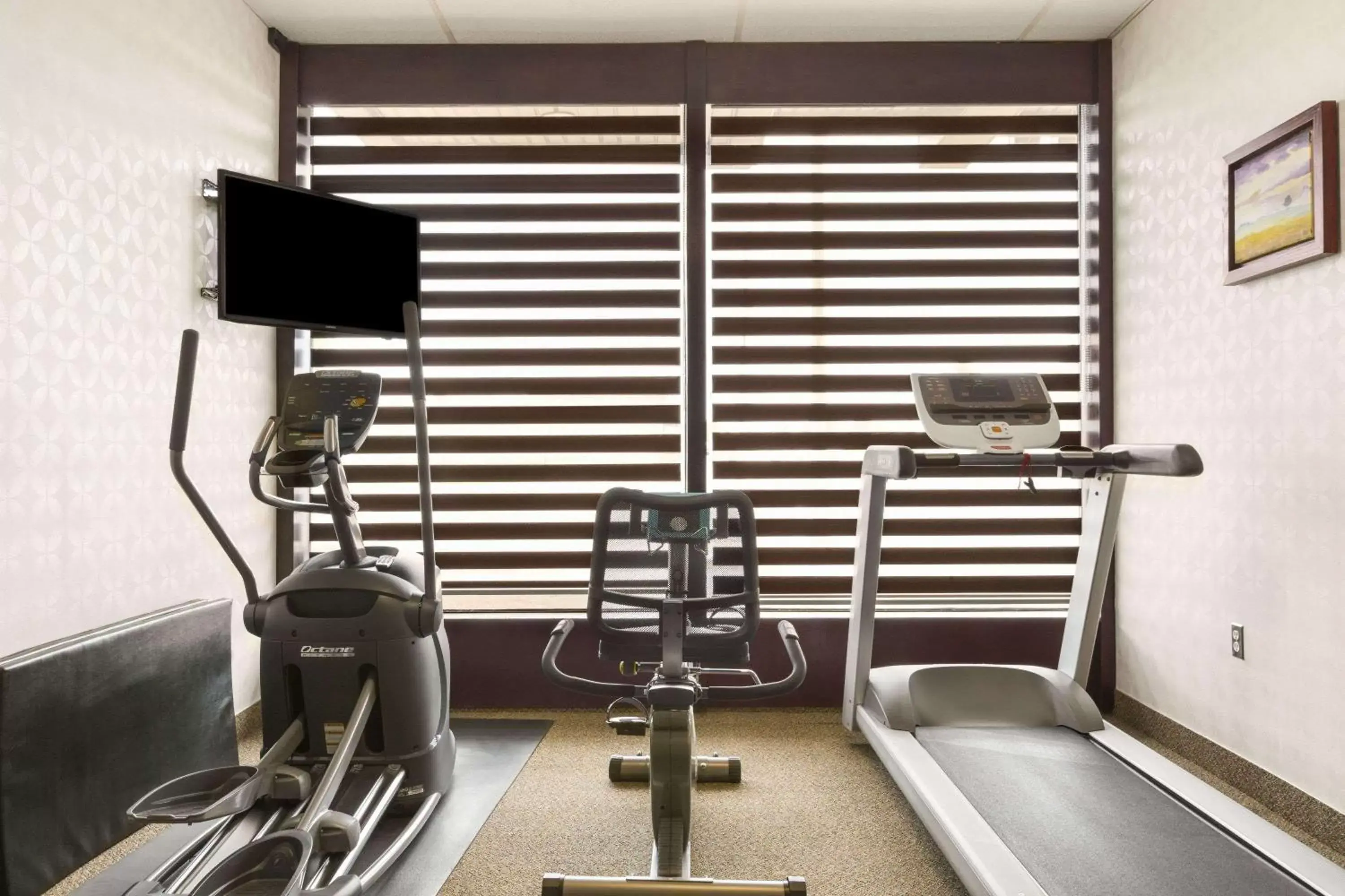 Fitness centre/facilities in Days Inn by Wyndham Vermilion Fitness centre/facilities in Days Inn by Wyndham Vermilion