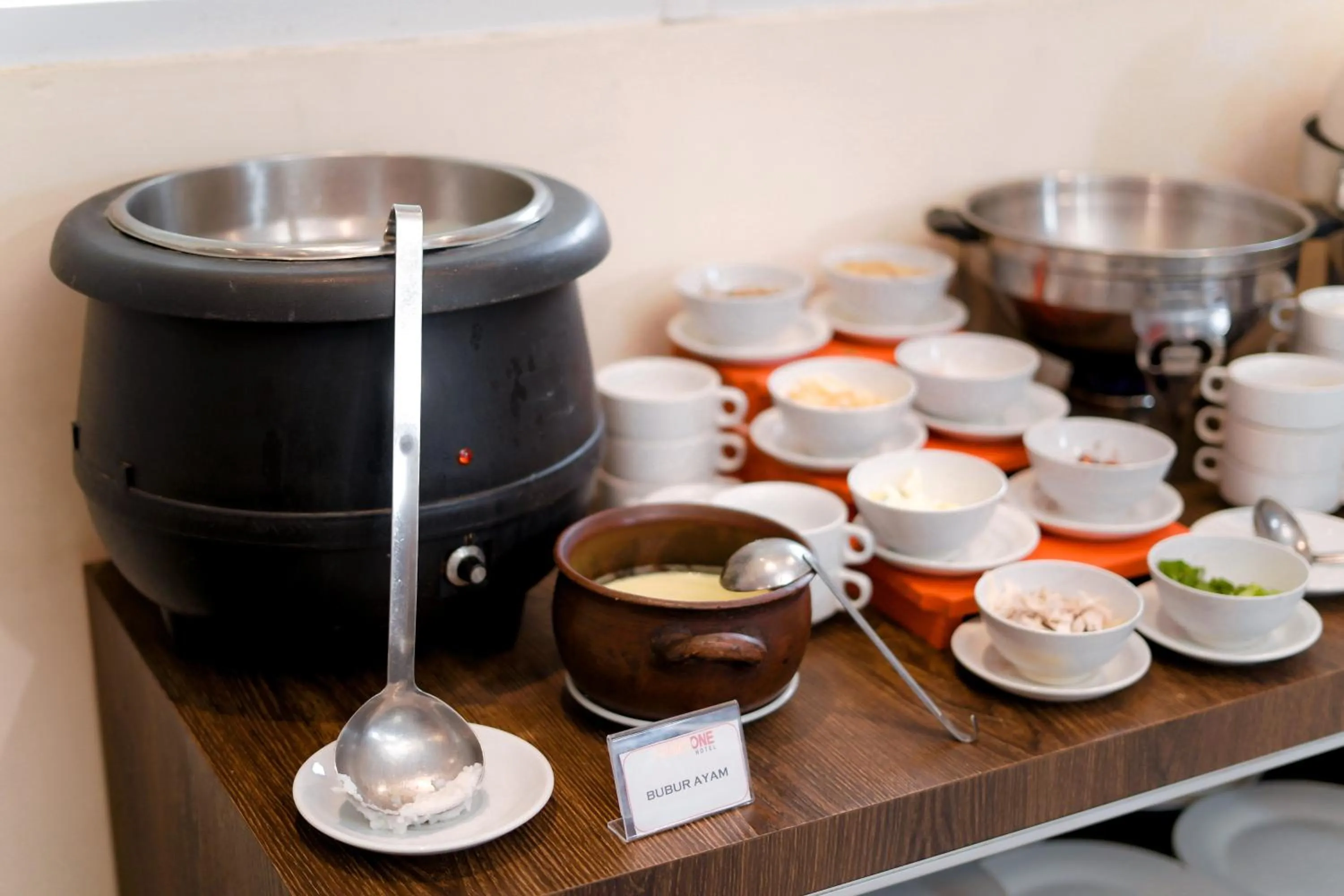 Restaurant/places to eat in Front One Hotel Purwodadi