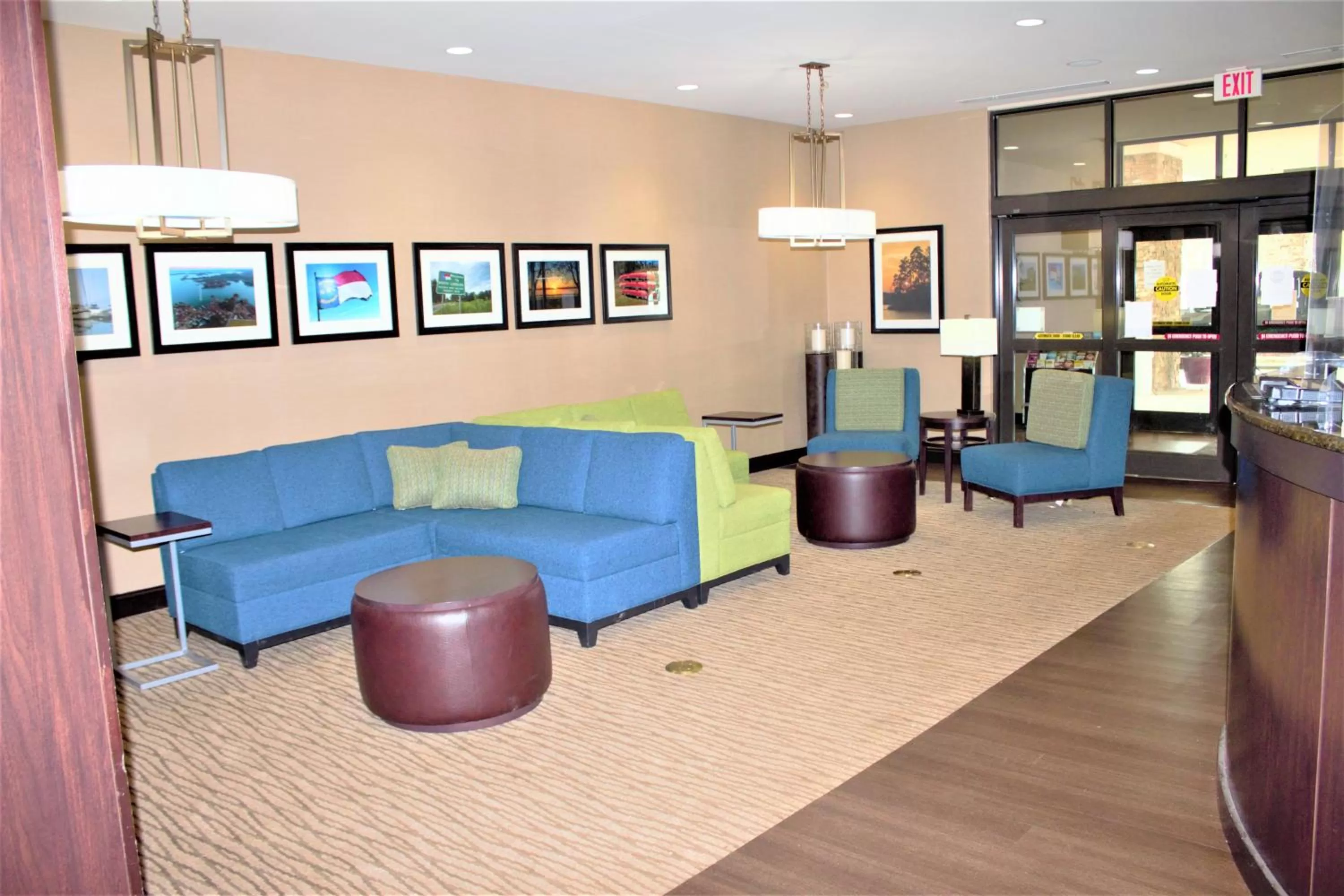 Lobby or reception in Comfort Suites Huntersville near Lake Norman