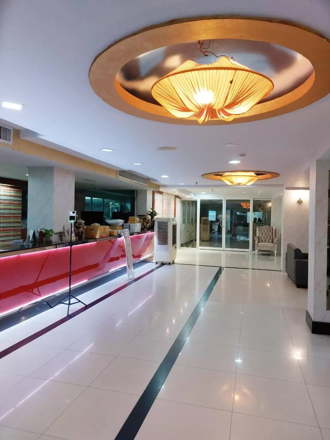 Lobby or reception in Convenient Grand Hotel