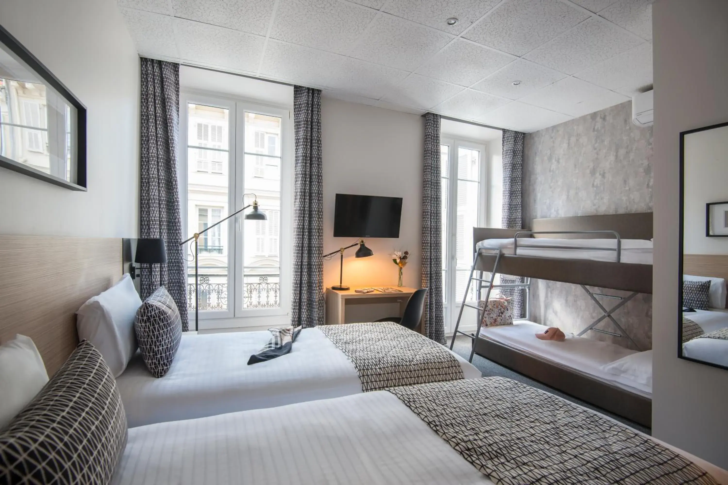 Bedroom, Bunk Bed in Hotel Saint Gothard