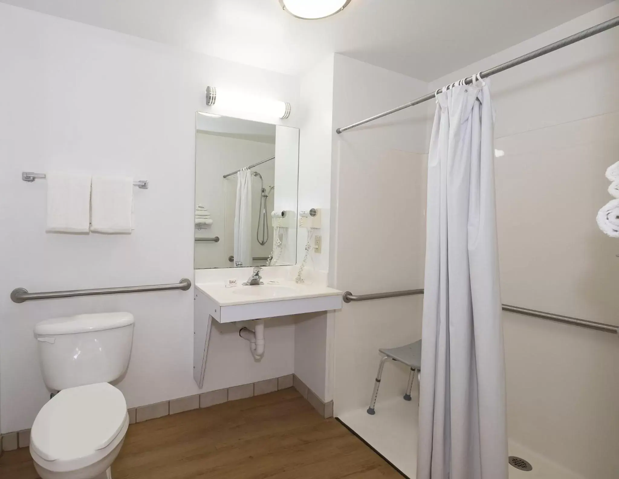 Property building in Red Roof Inn Columbus - Hebron Property building in Red Roof Inn Columbus - Hebron