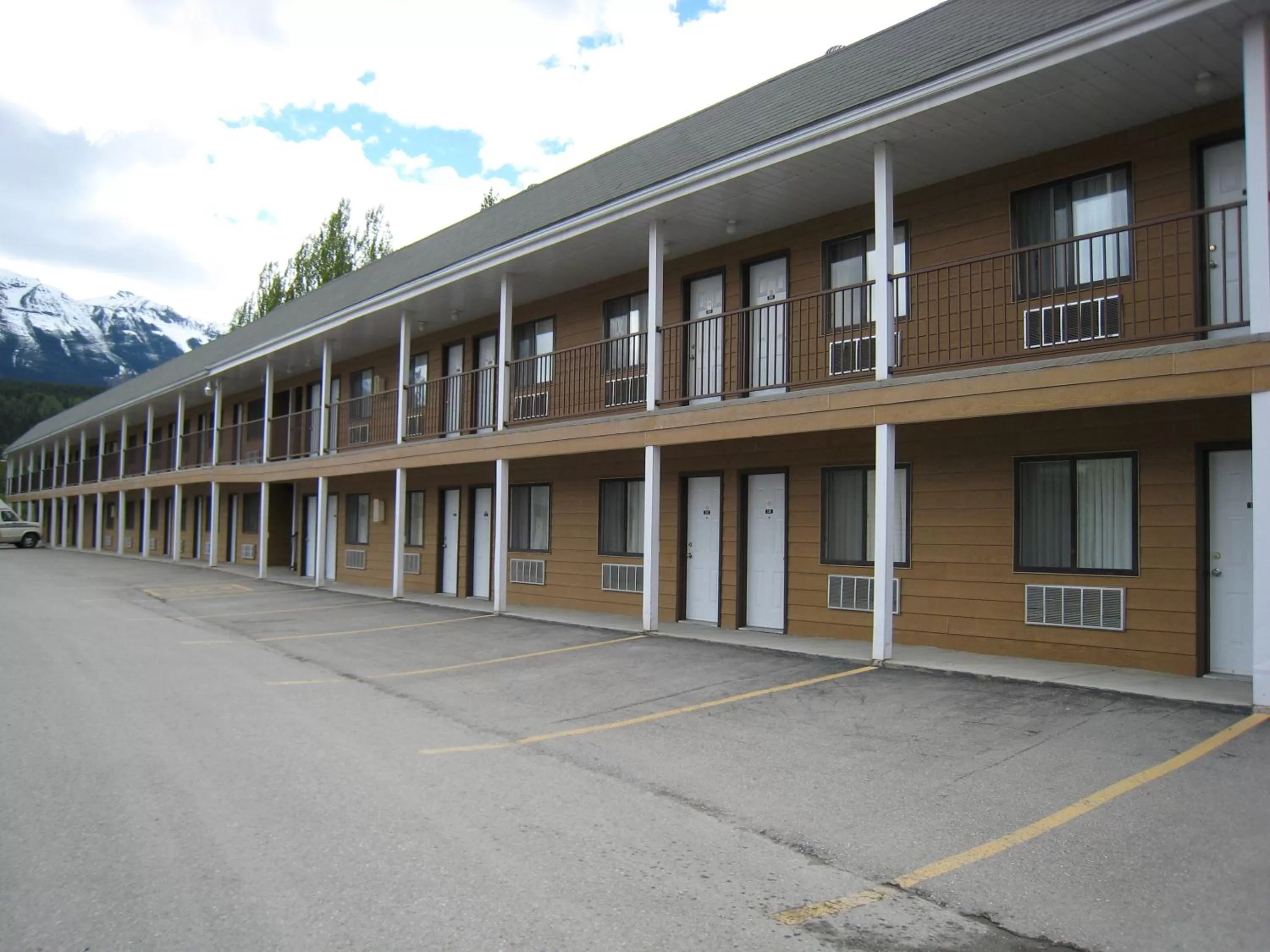 Facade/entrance in Mary's Motel