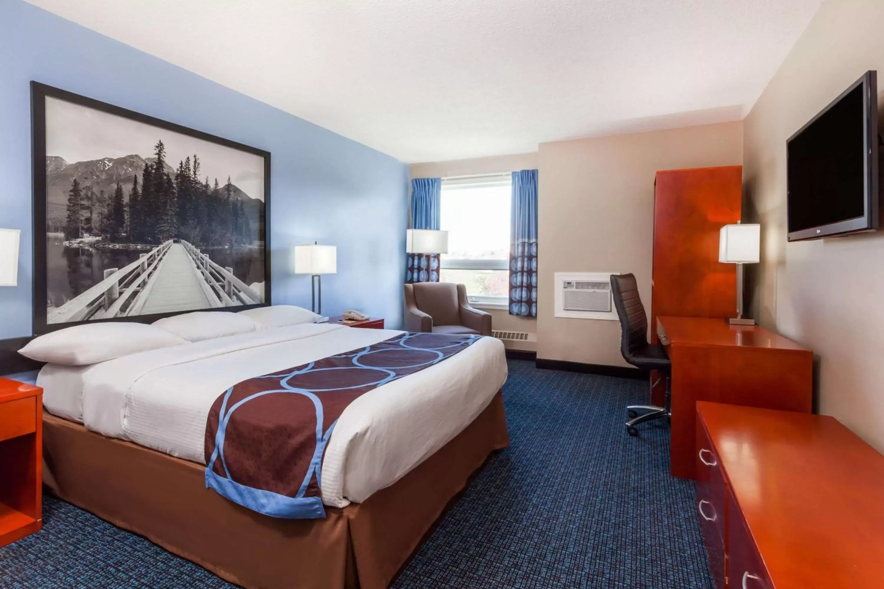 Photo of the whole room in Super 8 by Wyndham Sherwood Park/Edmonton Area