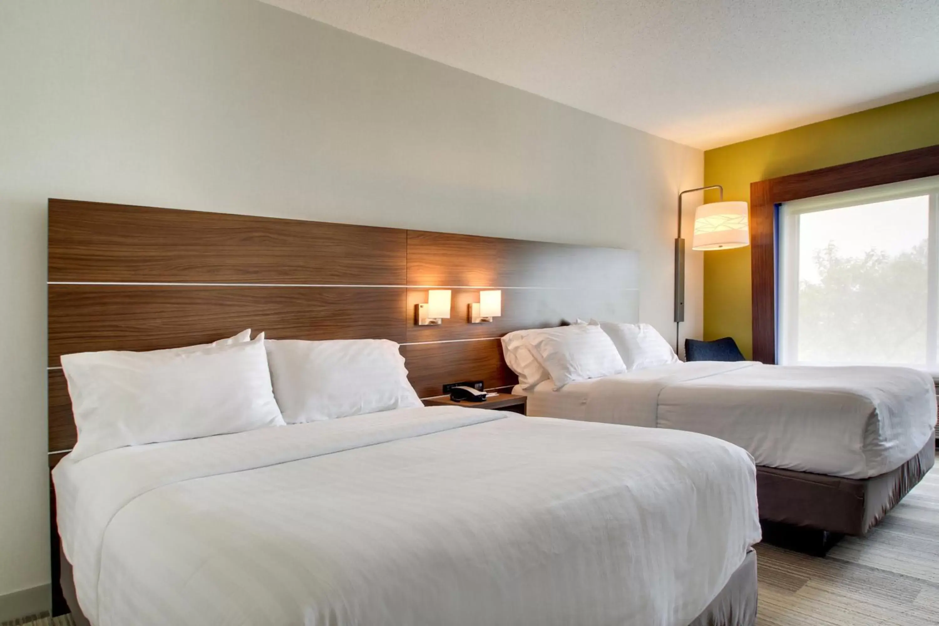 Photo of the whole room, Bed in Holiday Inn Express & Suites Aurora - Naperville, an IHG Hotel