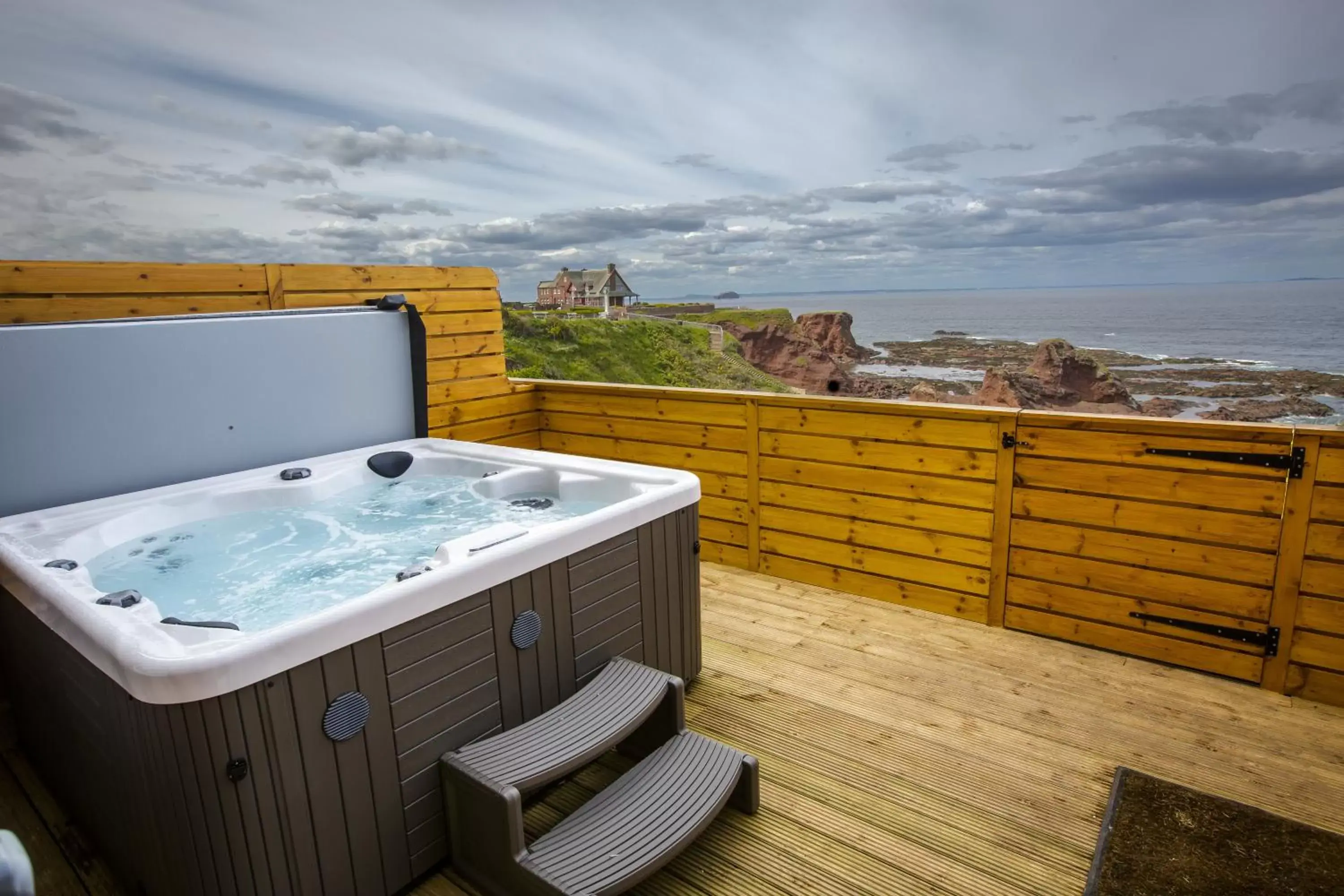 Hot Tub in Bayswell Park Hotel