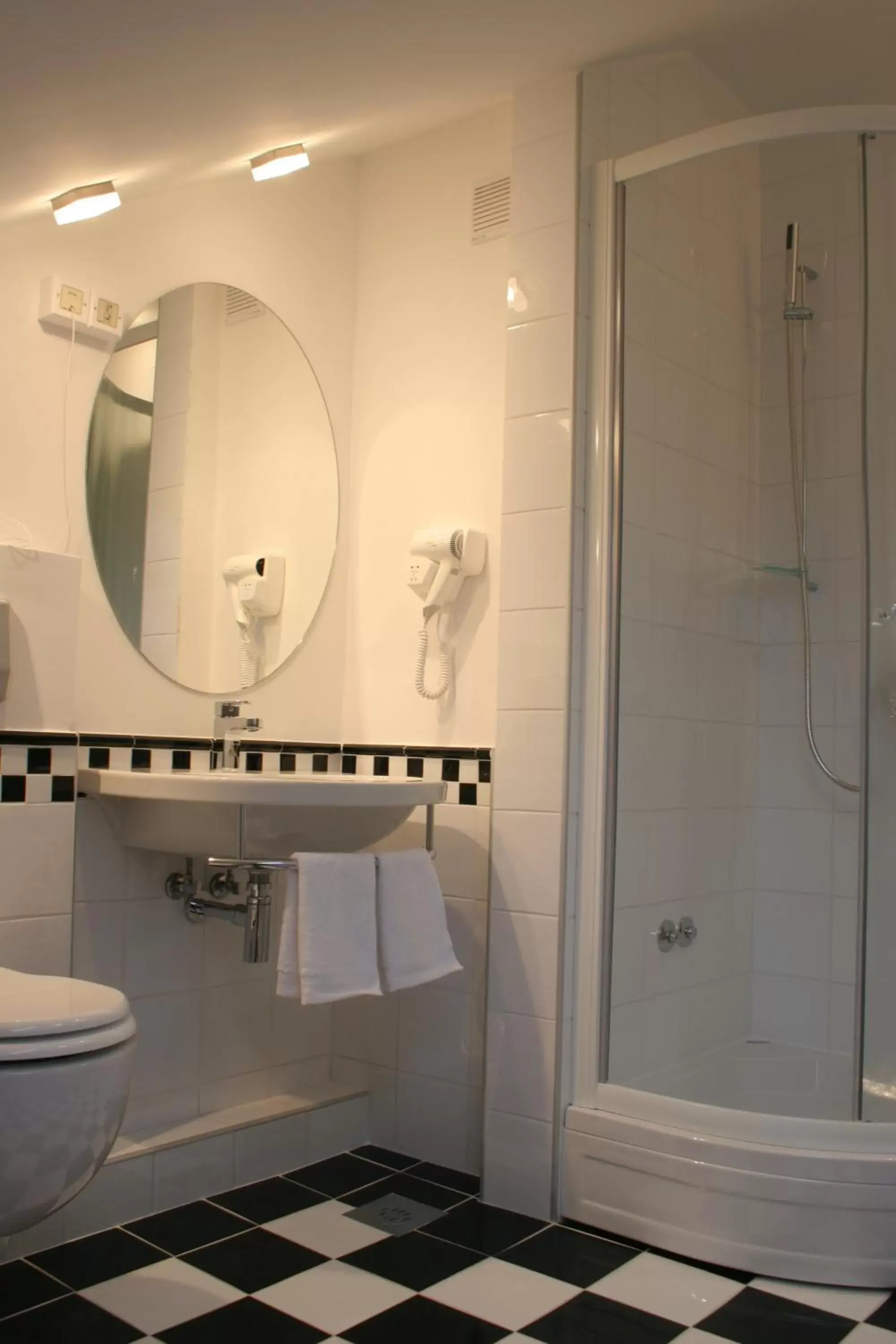 Shower, Bathroom in Garni Boutique Hotel Arta