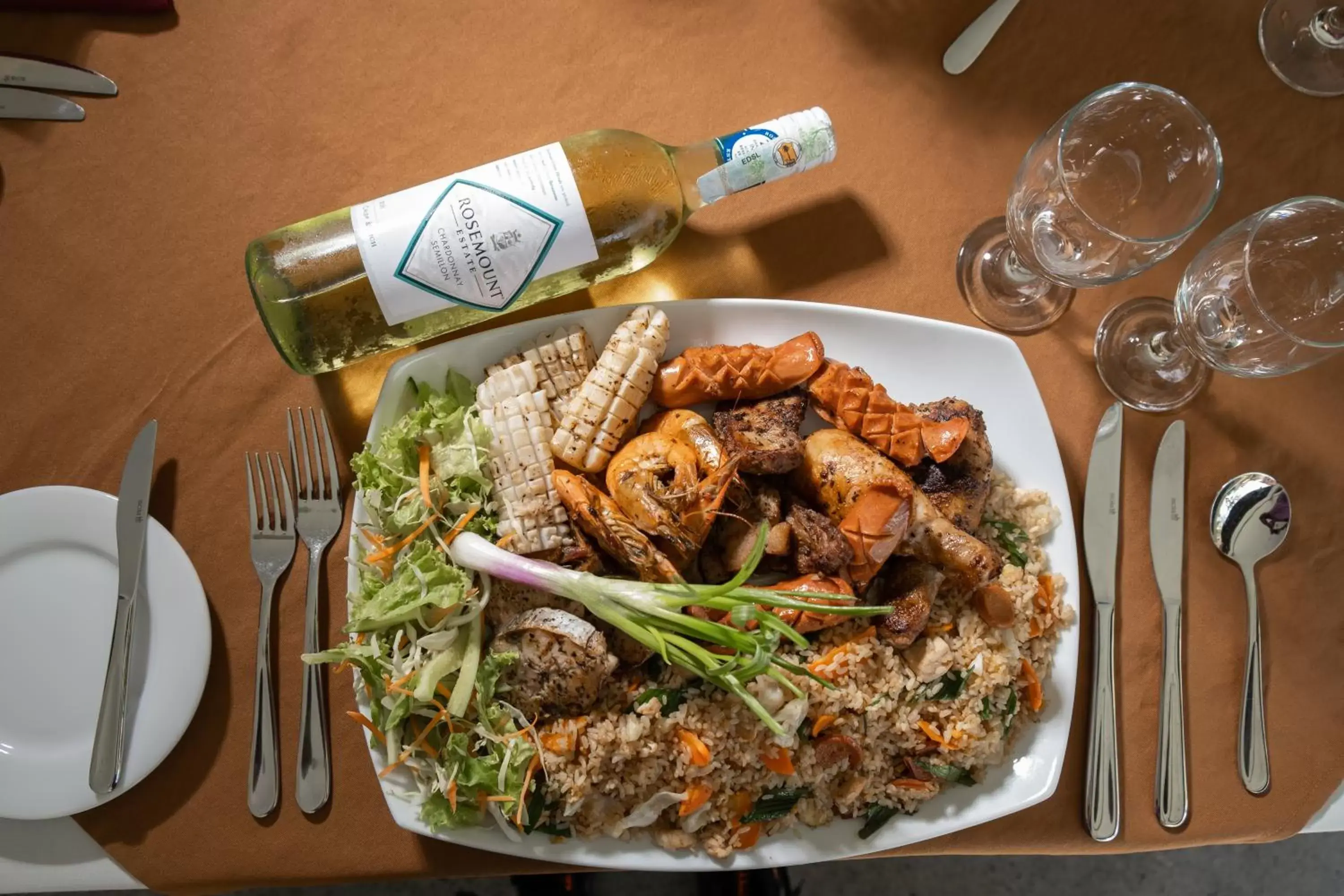 Restaurant/places to eat in Rajarata Hotel Anuradhapura Restaurant/places to eat in Rajarata Hotel Anuradhapura