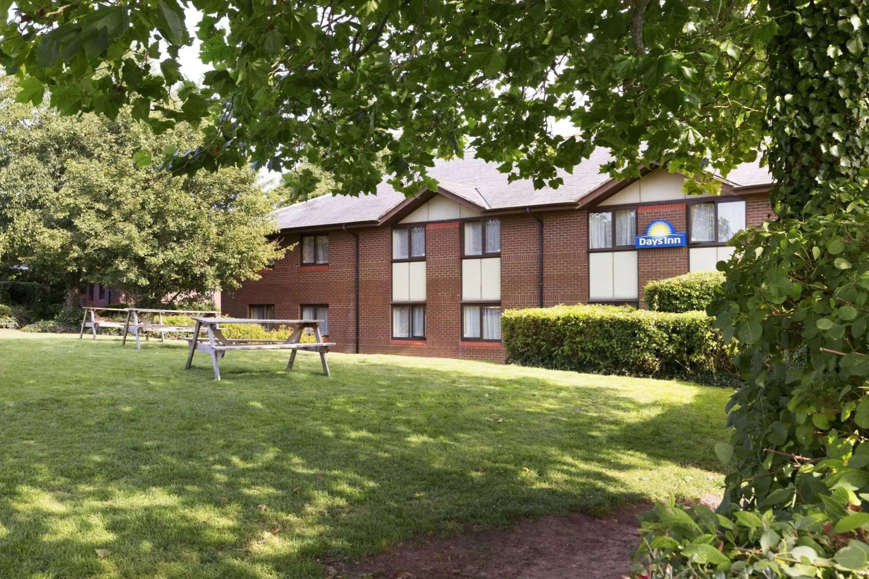 Property Building in Days Inn Taunton