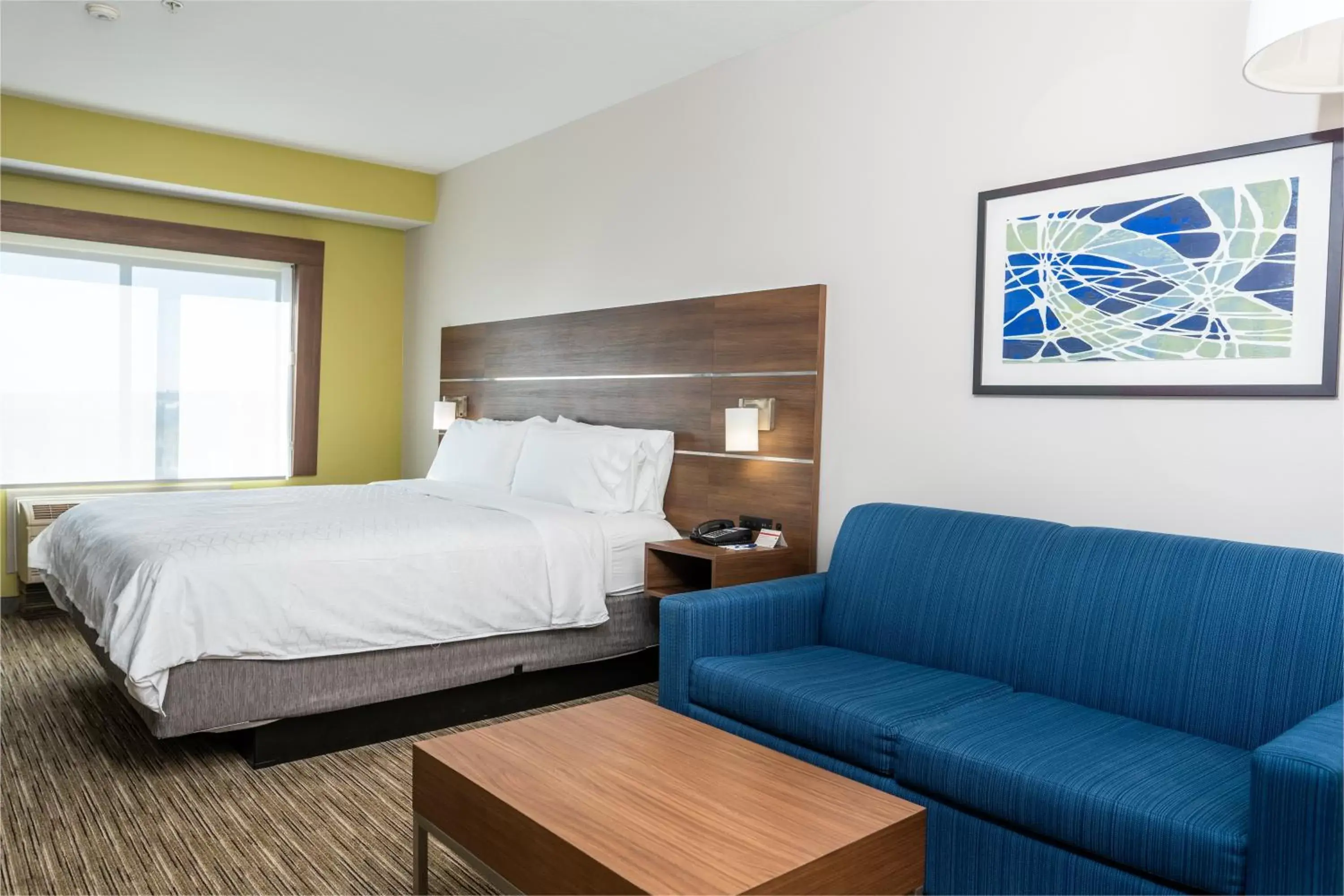 Photo of the whole room, Bed in Holiday Inn Express San Clemente N – Beach Area, an IHG Hotel