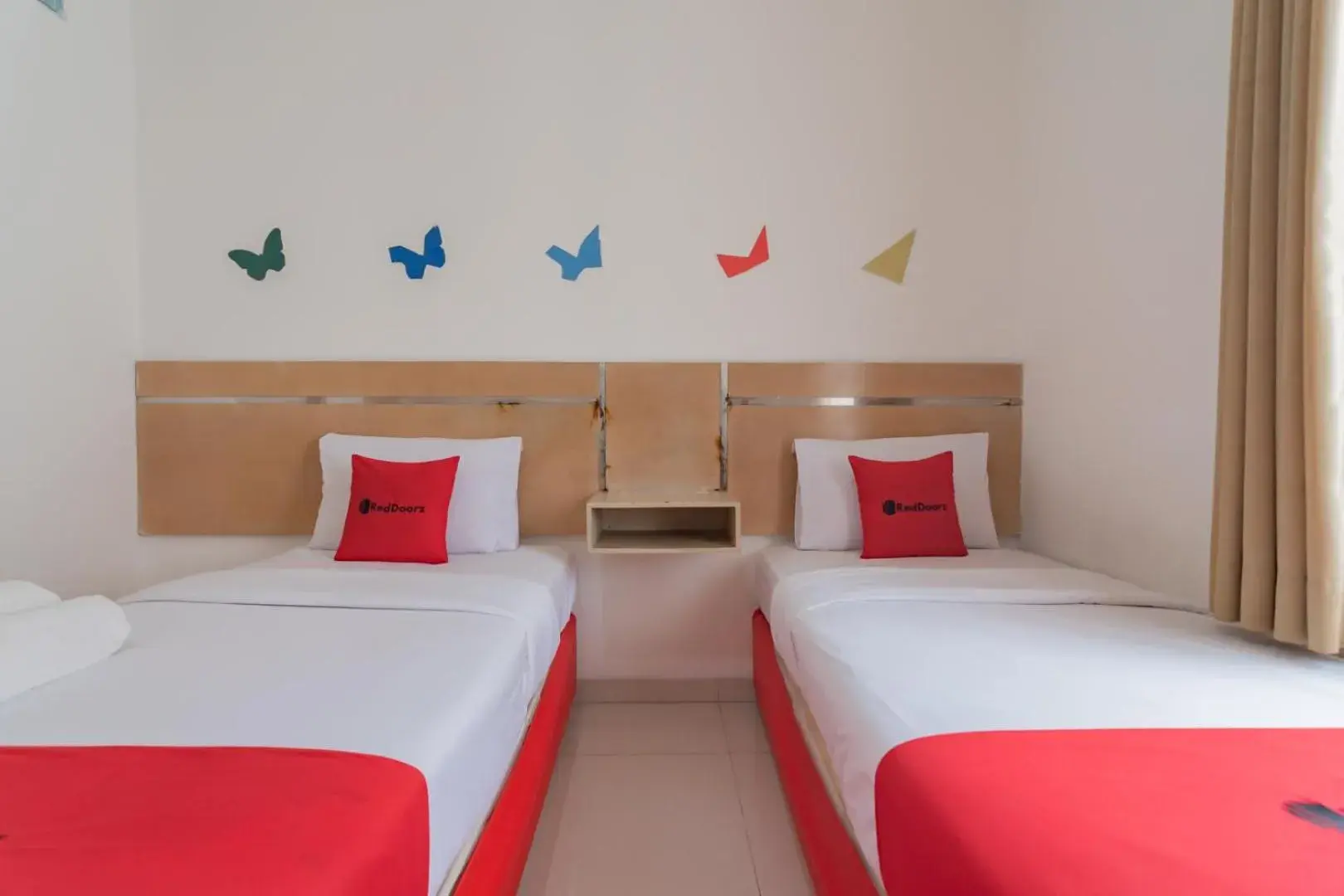 Bed in RedDoorz near Alun Alun Bandung 3