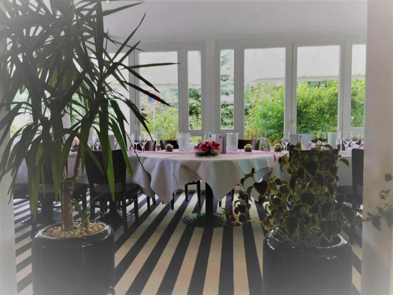 Restaurant/places to eat in Hotel Ambiente Walldorf