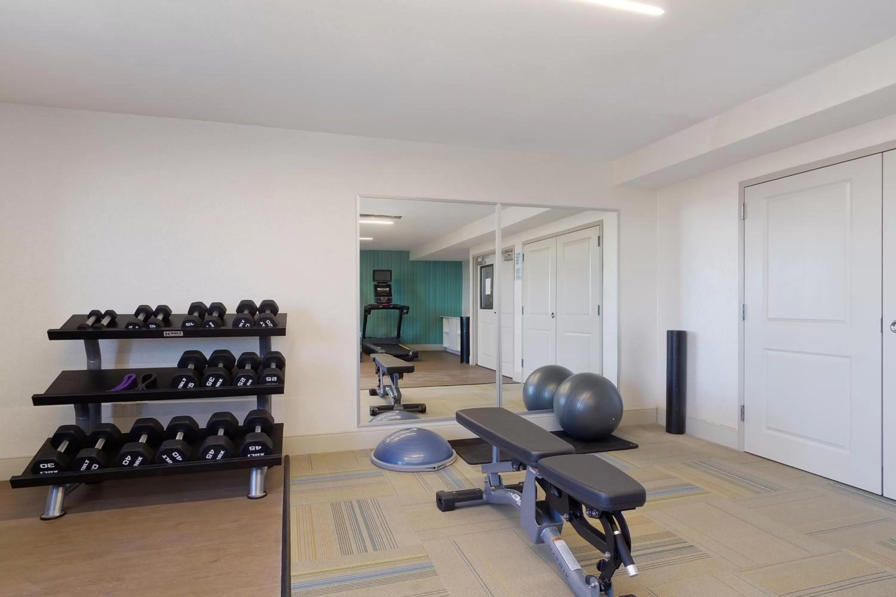 Fitness centre/facilities in Holiday Inn Express & Suites Phoenix - Tempe by IHG
