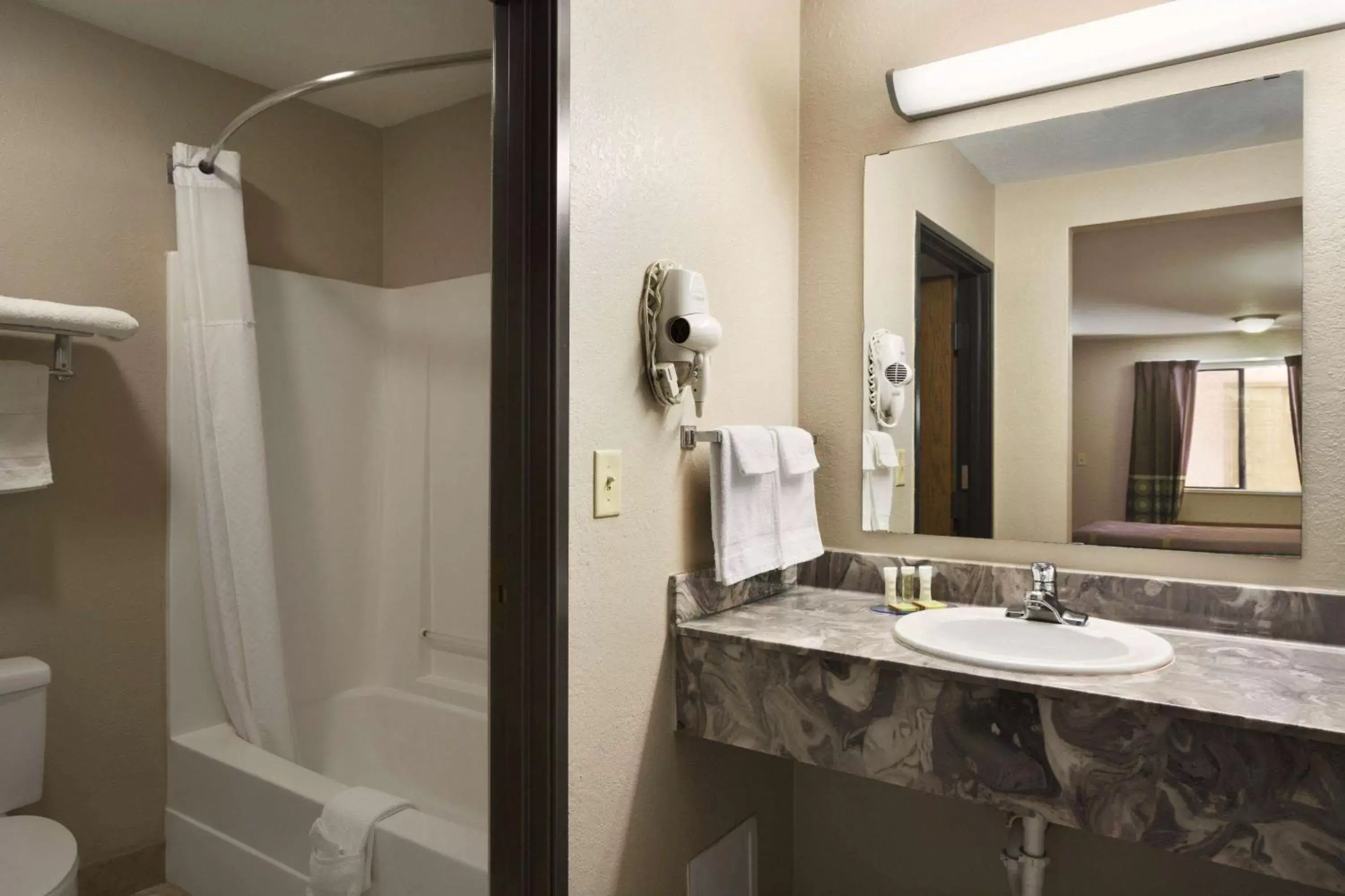 Photo of the whole room, Bathroom in Super 8 by Wyndham Childress