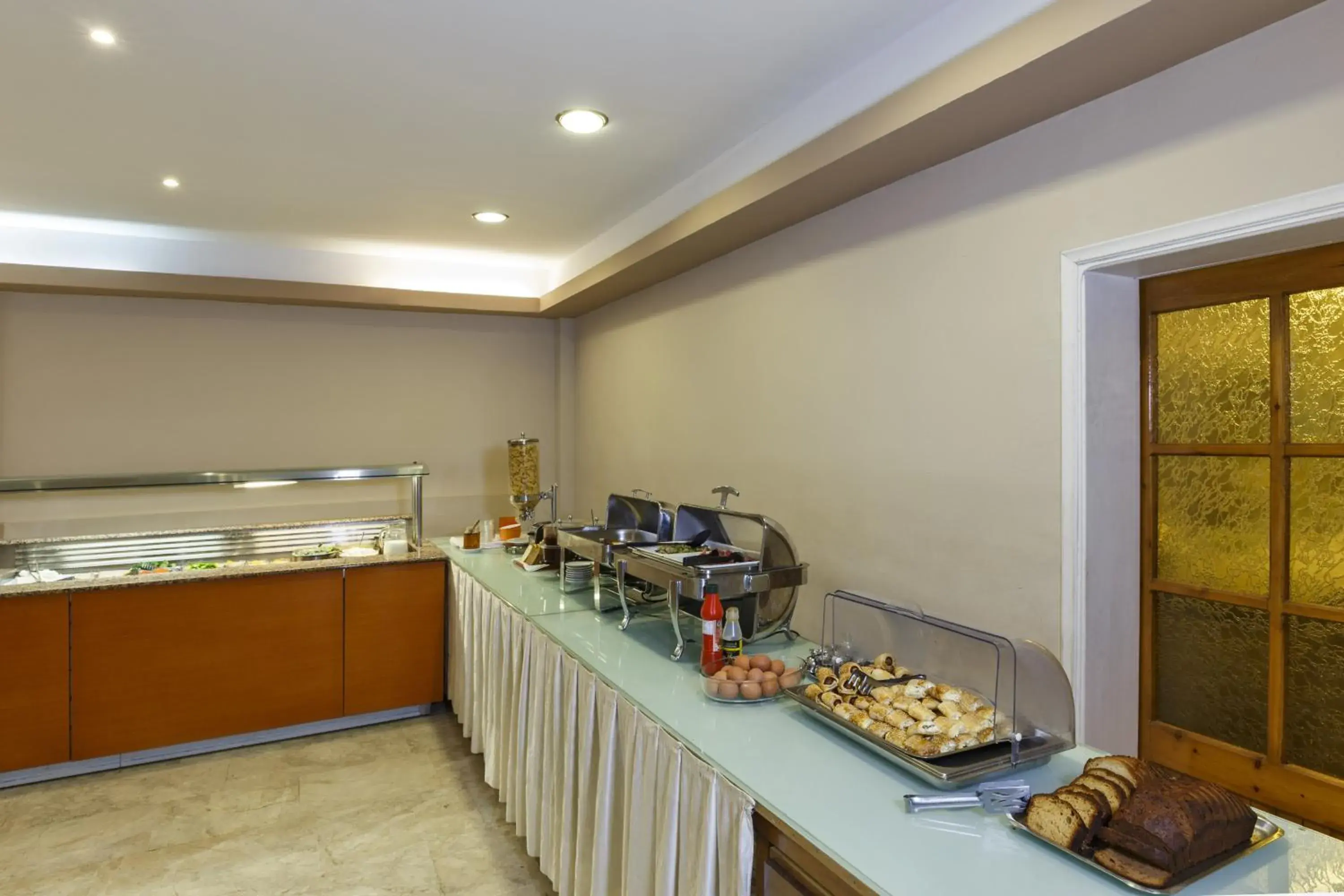 Food, Kitchen/Kitchenette in Africa Hotel